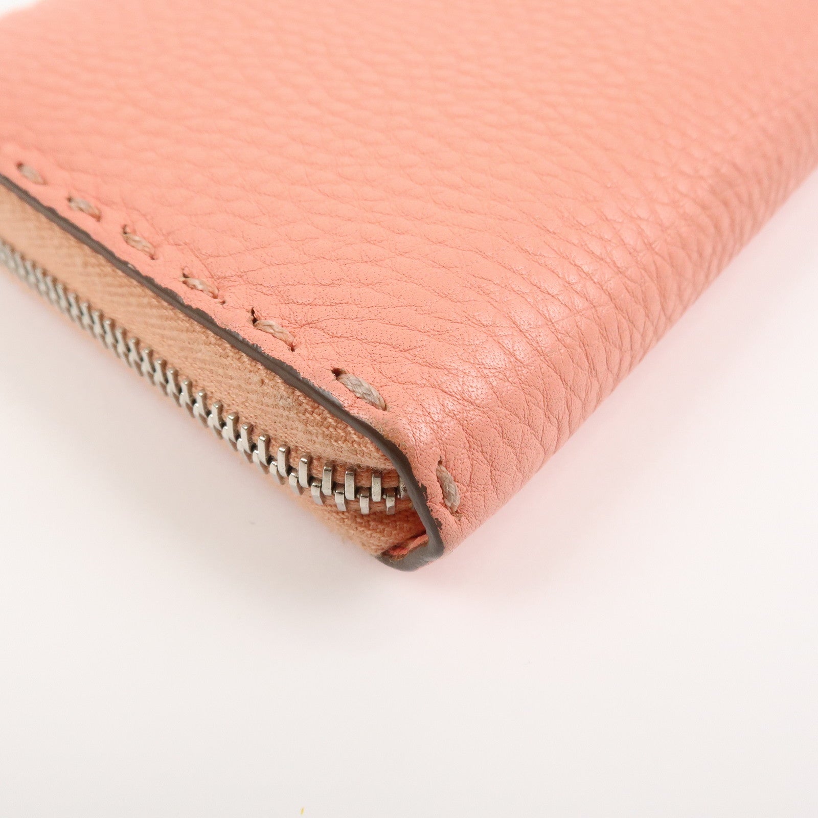 FENDI Leather Round Zippy Long Wallet Pink 8M0299