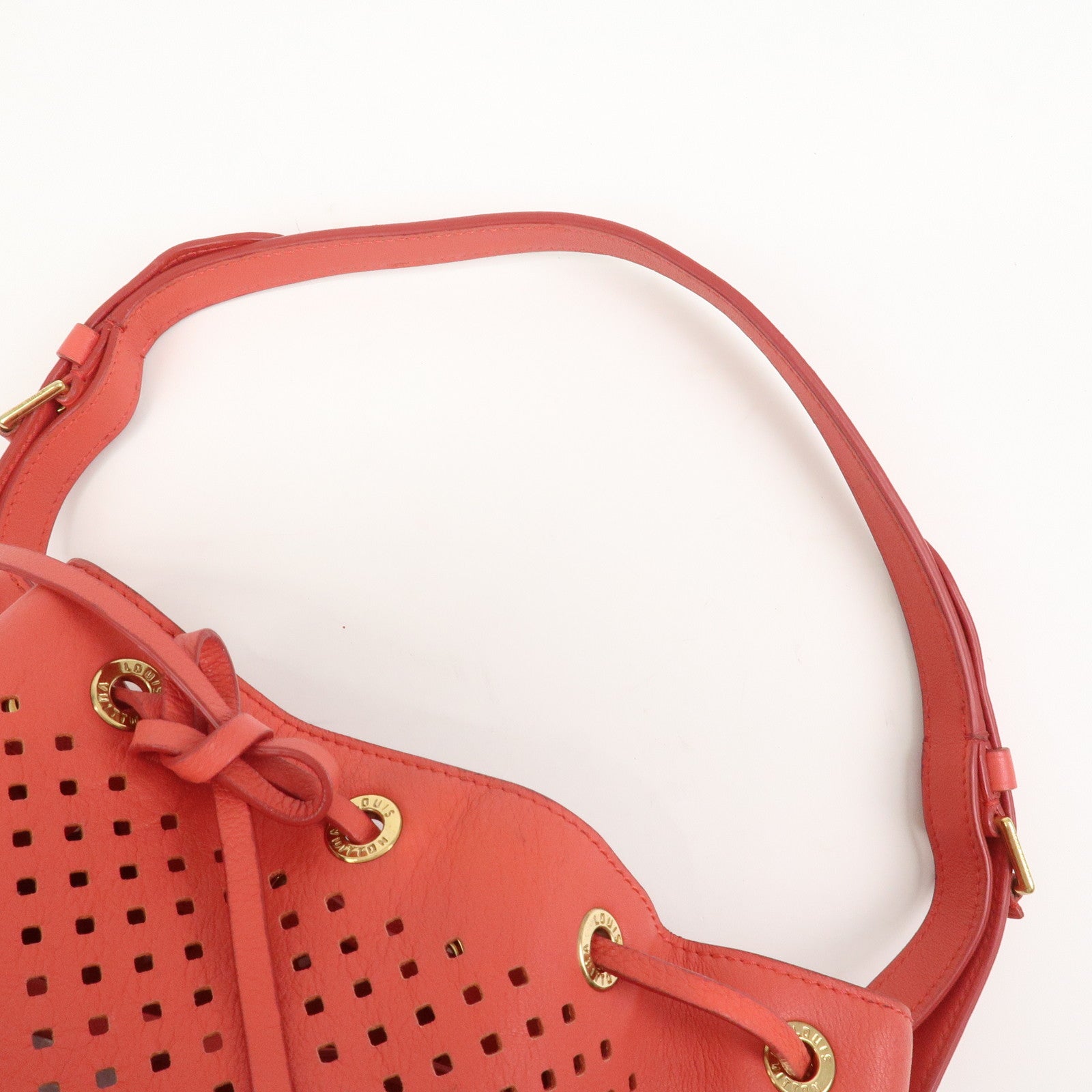 Louis Vuitton Perfo Noe Shoulder Bag 2012 Collection Corail M94074
