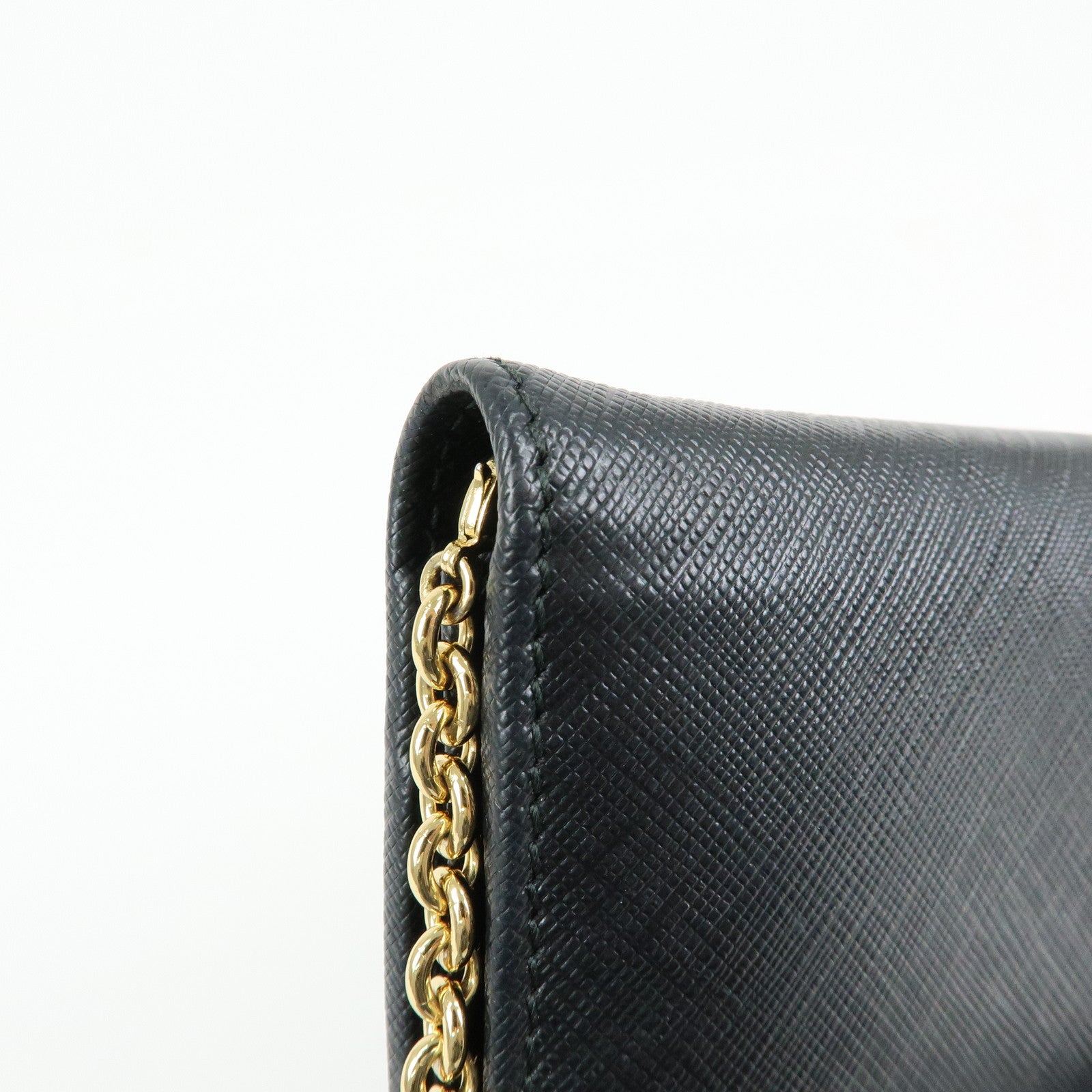 Ferragamo Vara Ribbon Leather Chain Wallet Shoulder Bag Black