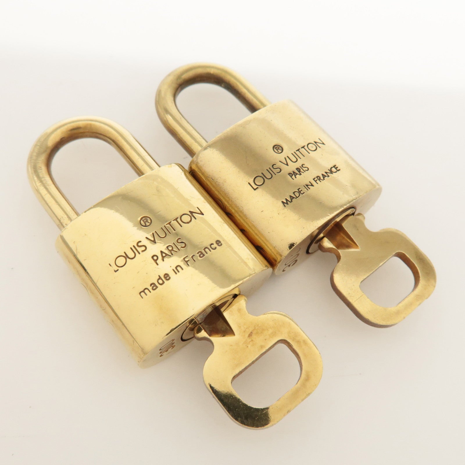 Louis Vuitton Set of 10 Lock & Key Cadena Key Lock Metal Gold Used