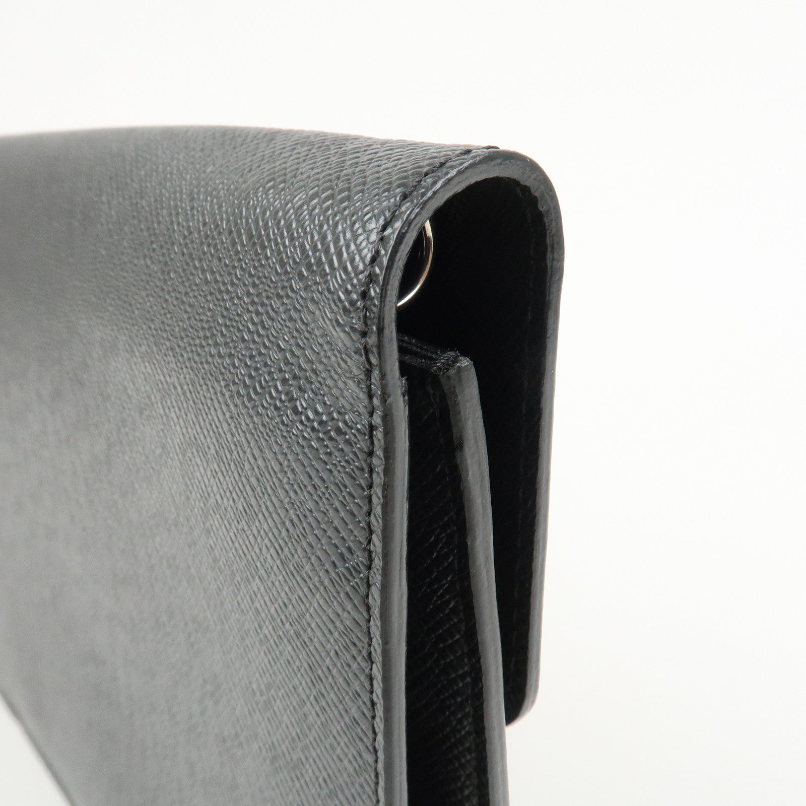 Louis Vuitton Taiga Veraiya Clutch Bag Ardoise M32592
