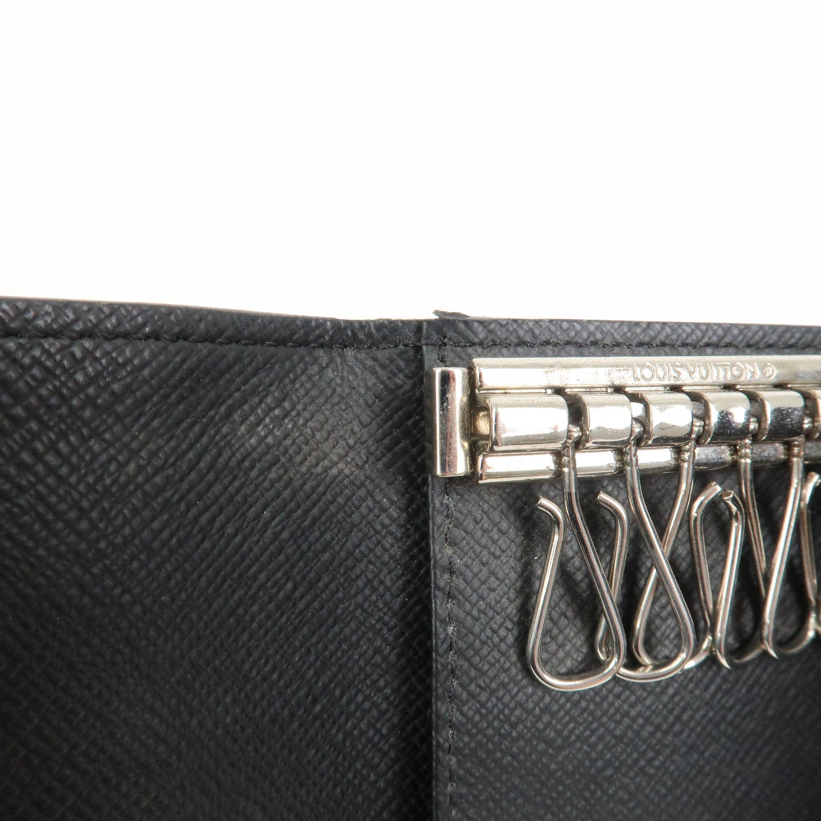 Louis Vuitton Damier Graphite Multicle 6 Key Case Gray Black N62662