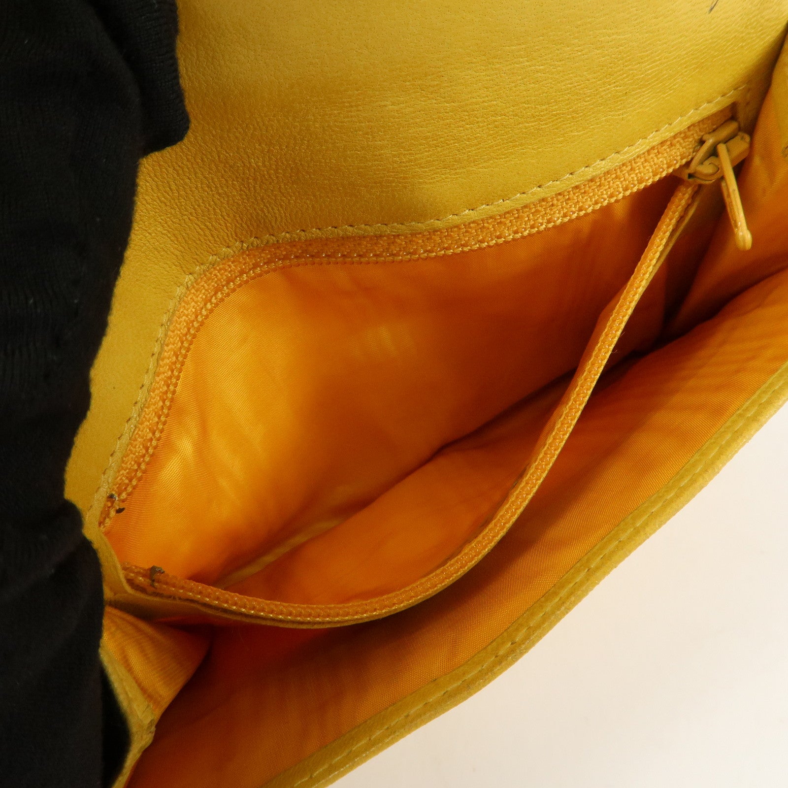 CHANEL COCO Mark Caviarskin Bi-Fold Card Case Coin Case 4072657 Used