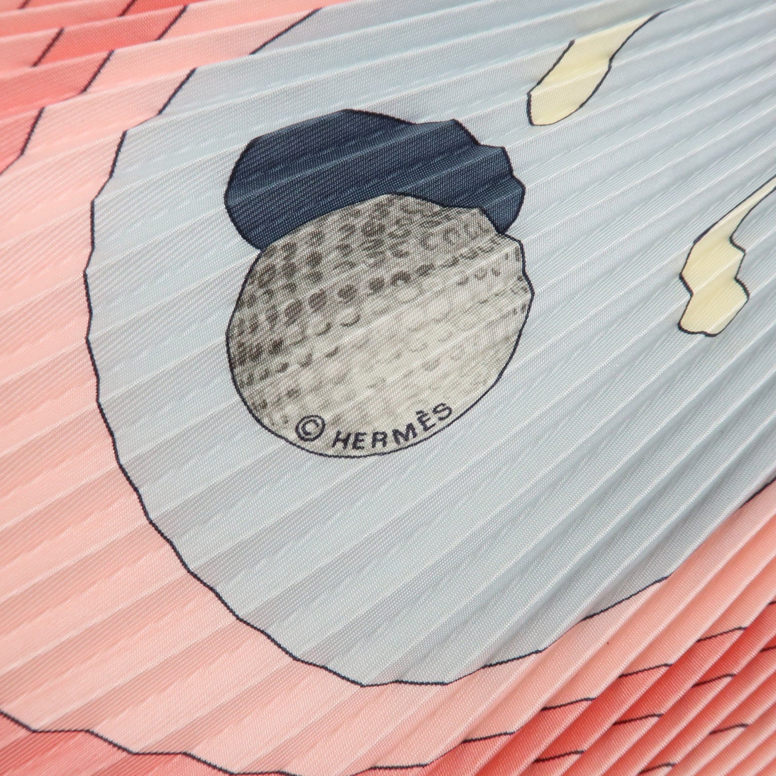 HERMES Pleated Carré Swing Silk 100% Scarf Golf Pattern Pink Gray