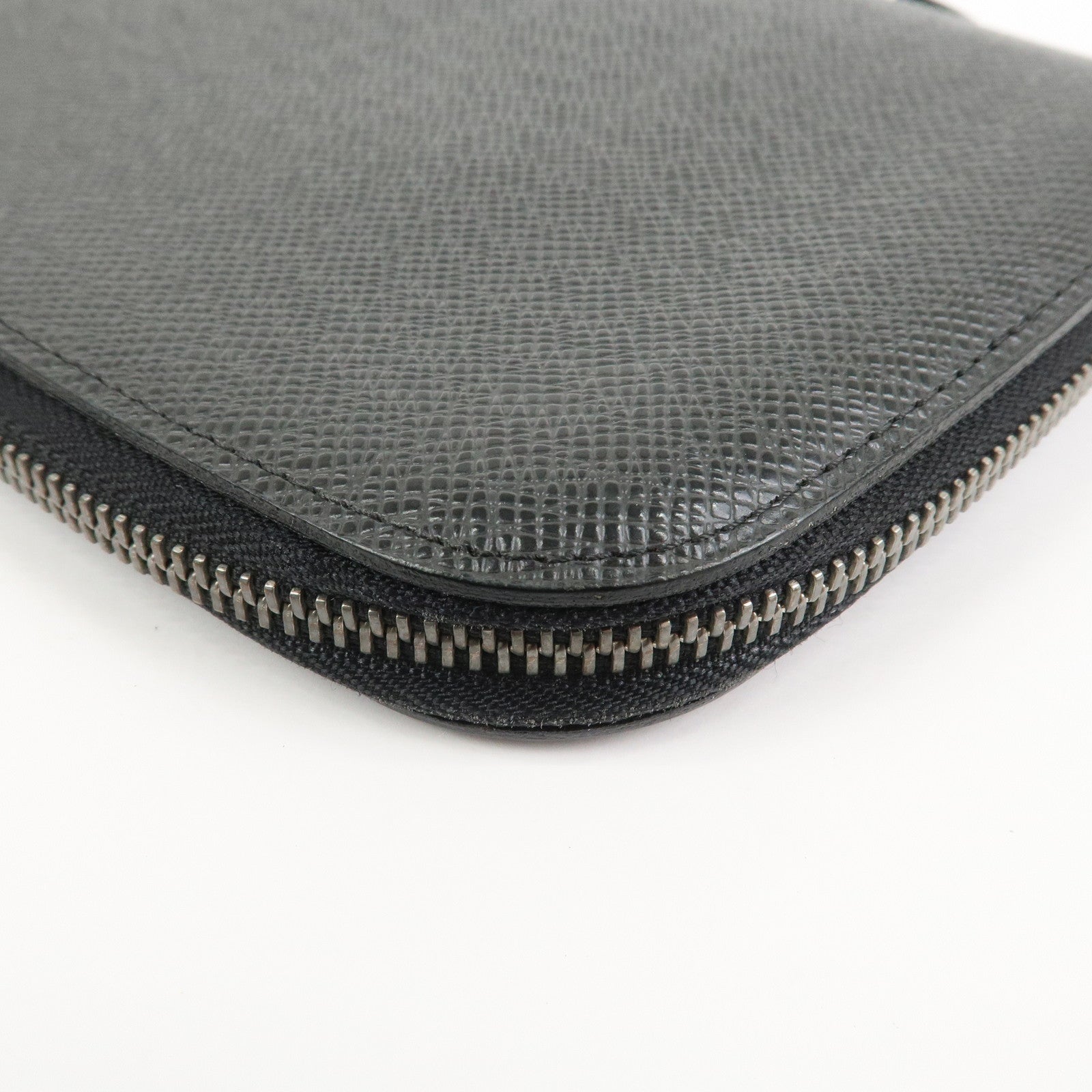 Louis Vuitton Taiga Organizer Atoll Long Wallet Ardoise M30652