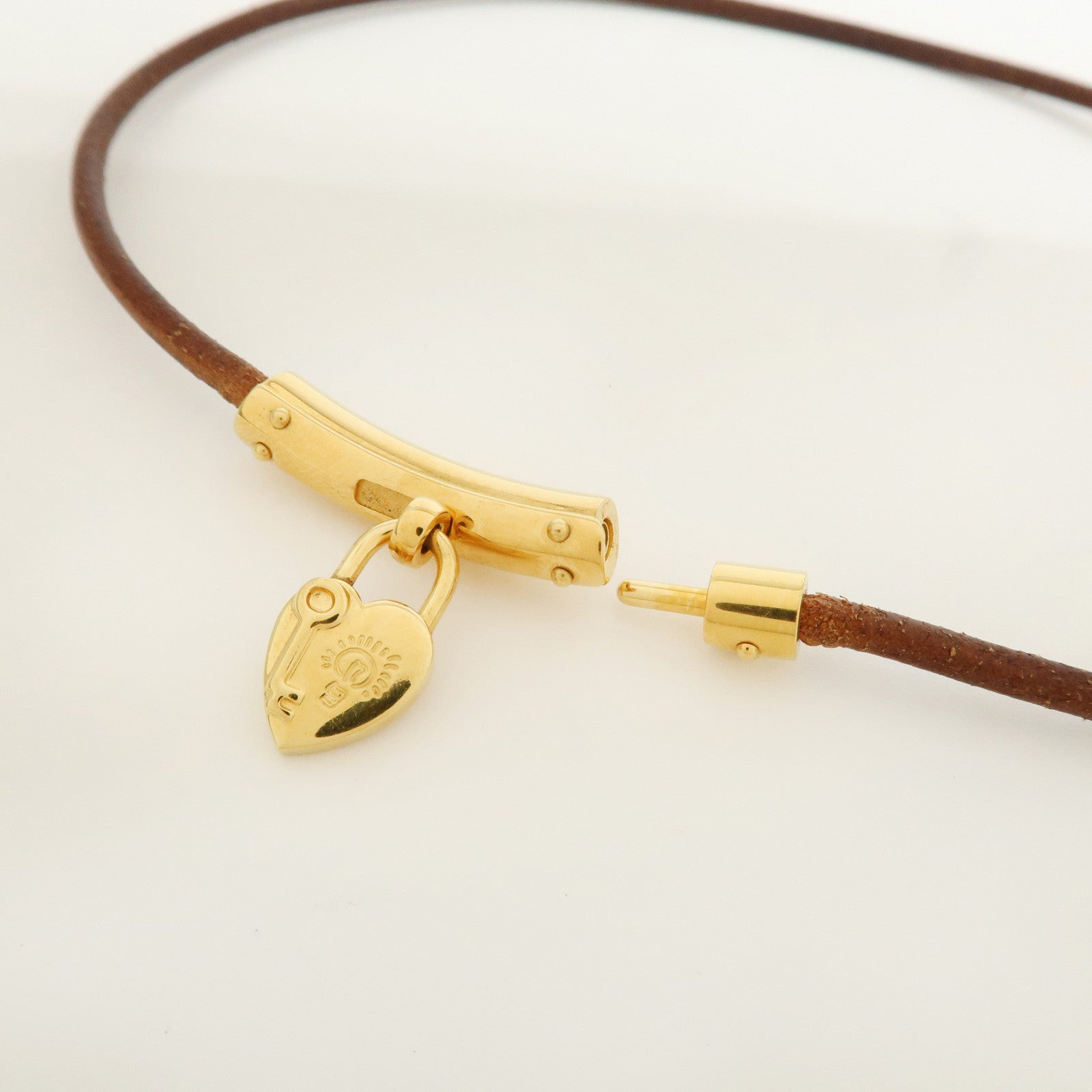 HERMES Leather Viviride Coeur Heart Cadena Necklace Choker Gold