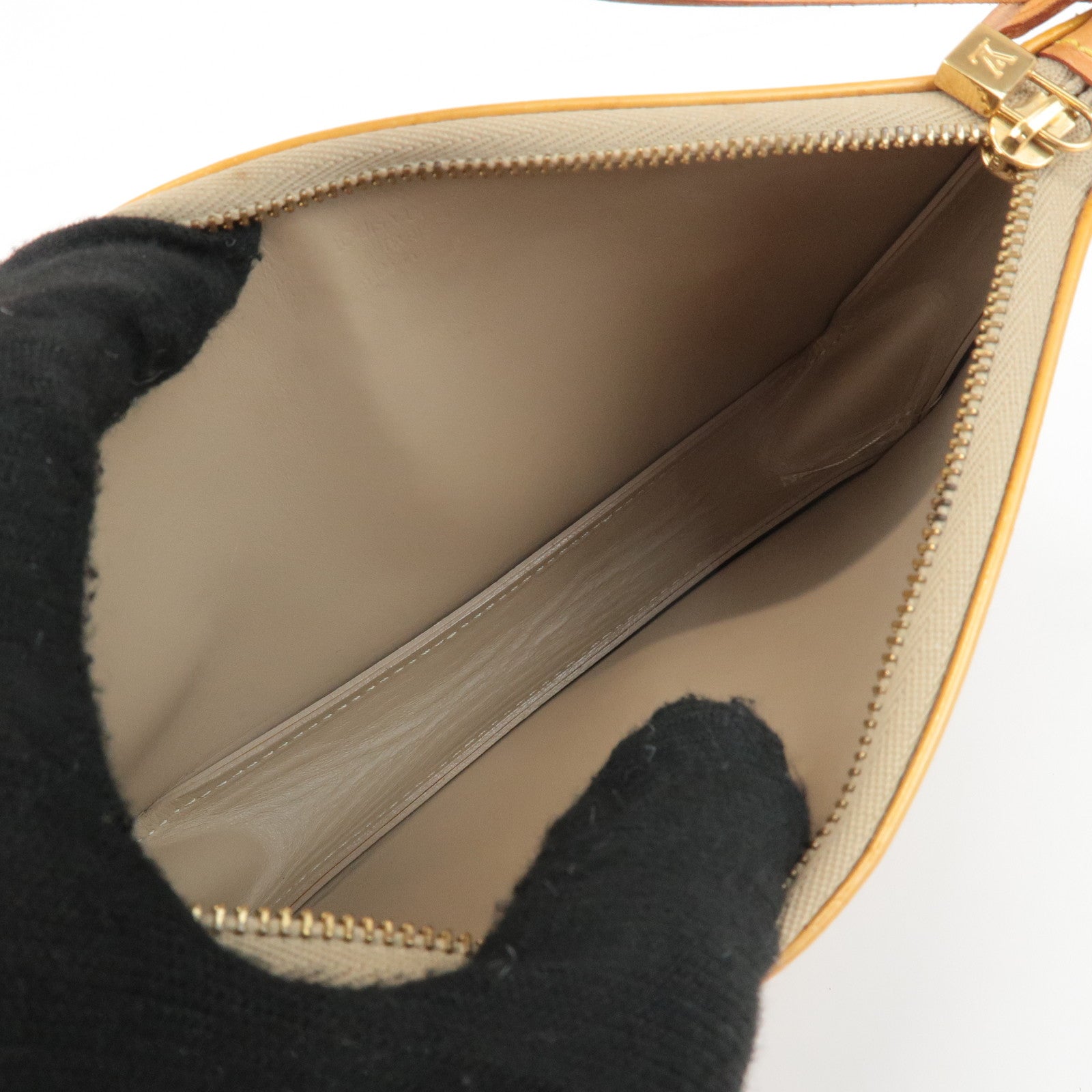 Louis Vuitton Monogram Vernis Lexington Accessoires Pouch M91010 Used