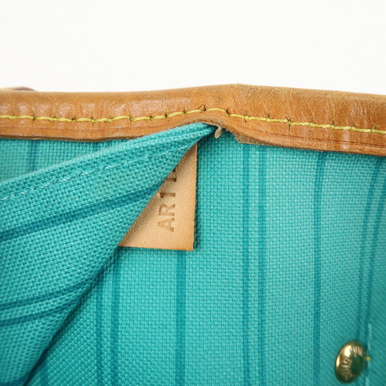 Louis Vuitton Monogram V Neverfull MM Tote Bag Turquoise M41601