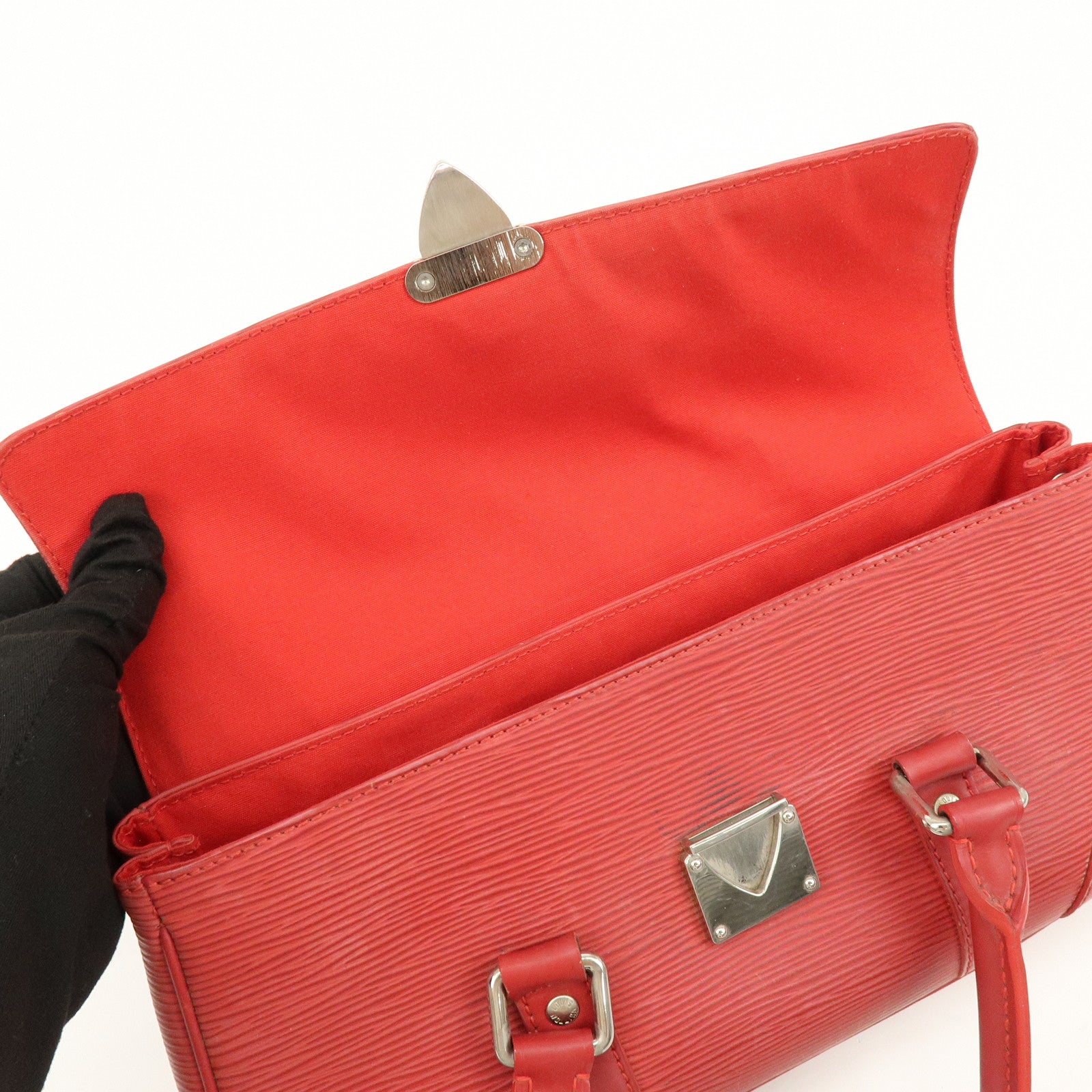 Louis Vuitton Epi Leather Segur PM Hand Bag Rouge M5882E