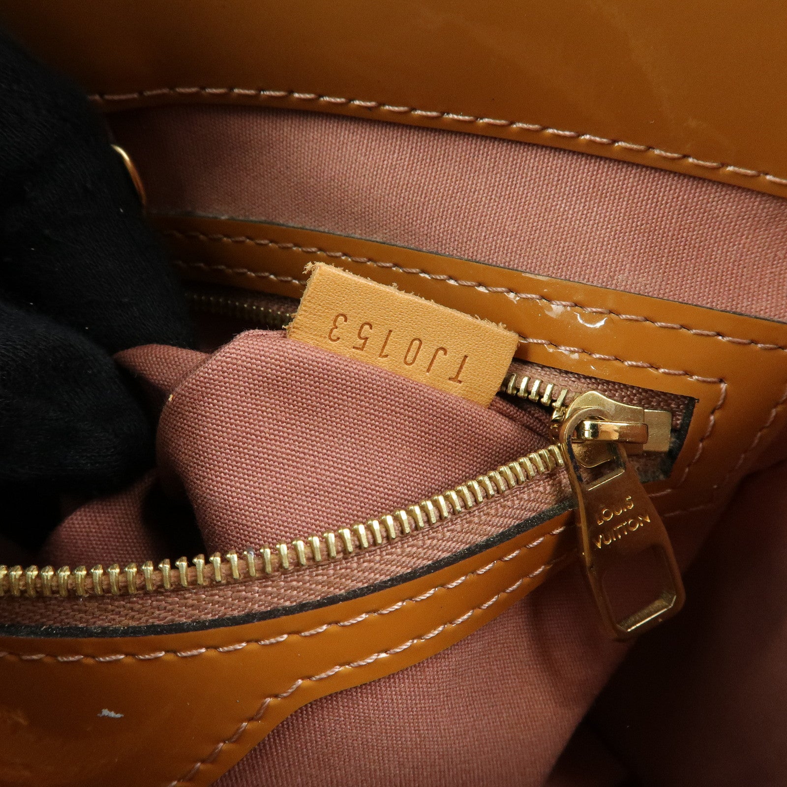 Louis Vuitton Monogram Vernis Catalina BB Hand Bag M90015