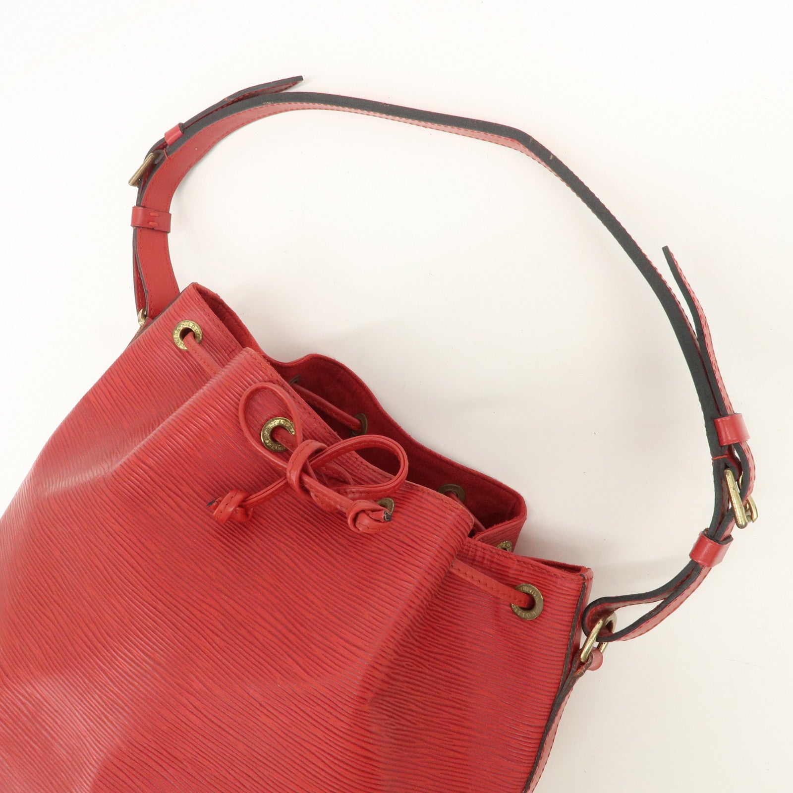 Louis Vuitton Epi Petit Noe Shoulder Bag Castilian Red M44107