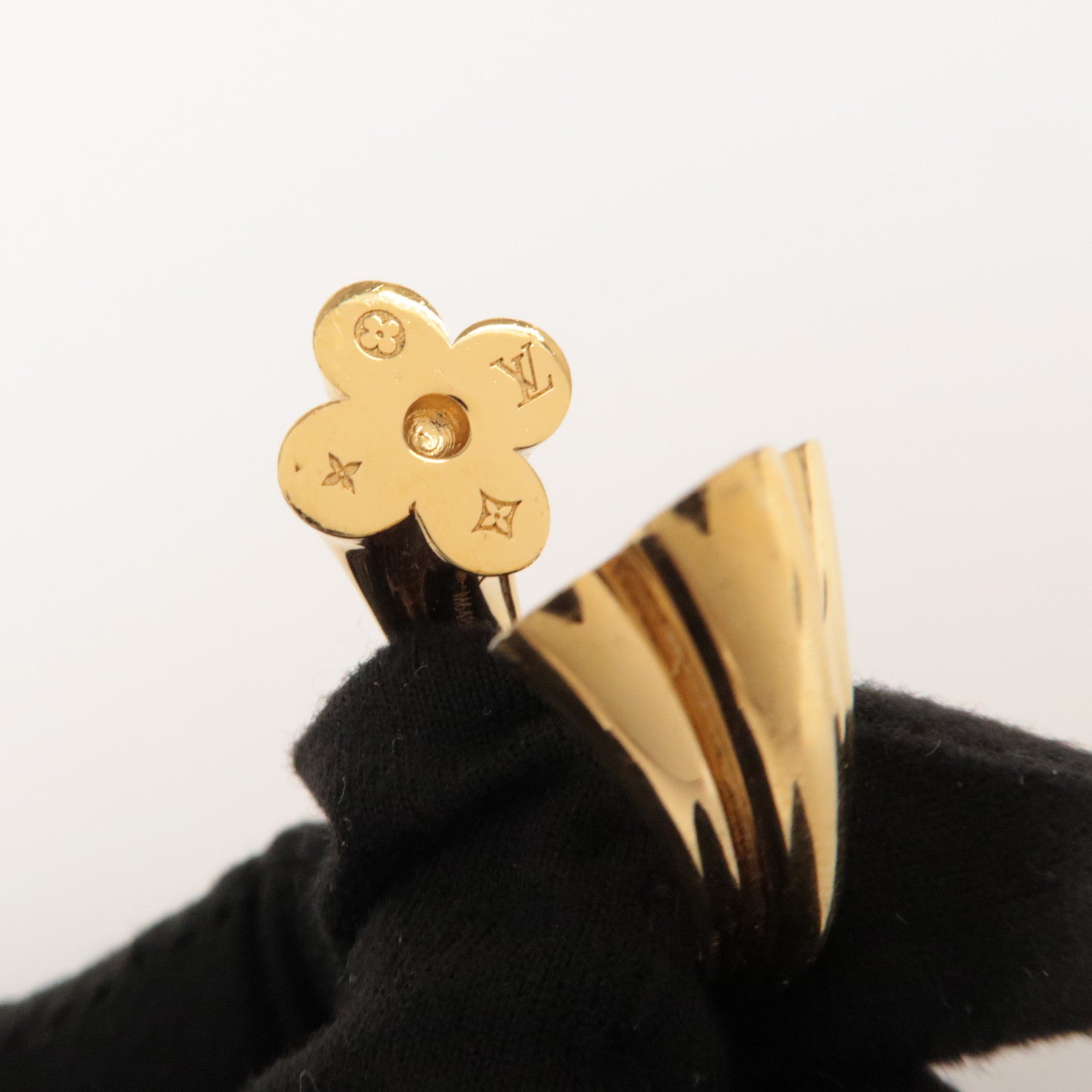 Louis Vuitton Bague First Flower Ring Metal Gold M64884