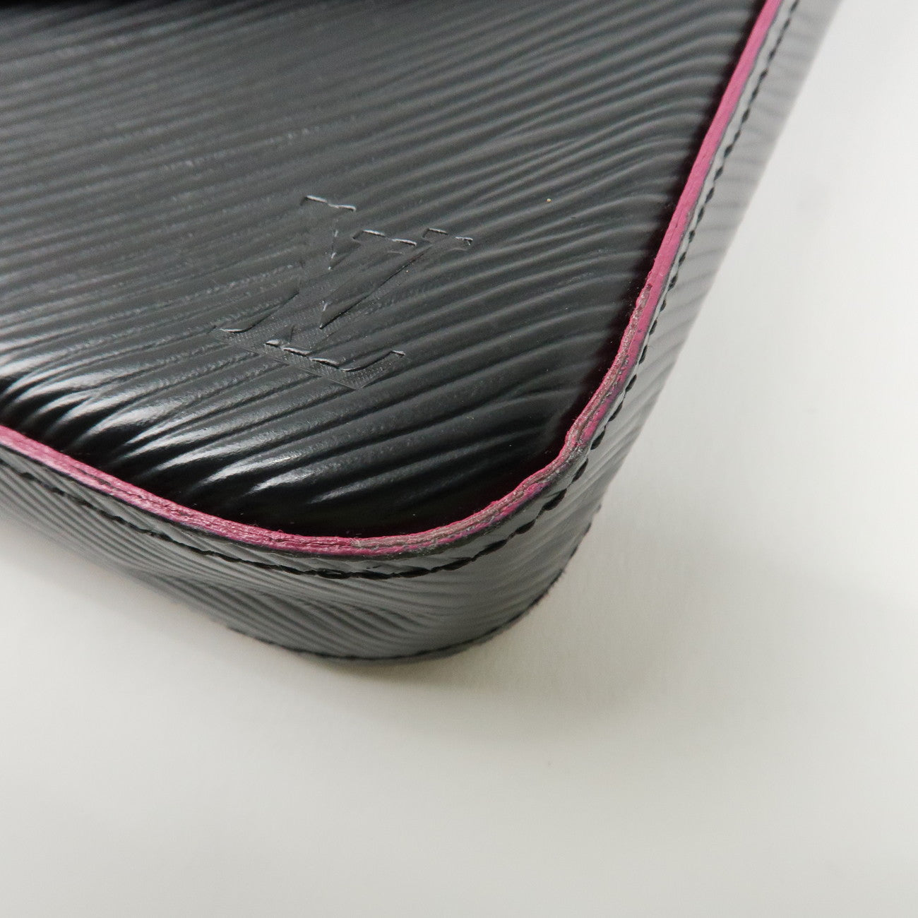 Louis Vuitton Epi Pochette Felicie Shoulder Bag Noir Pink M64579 Used