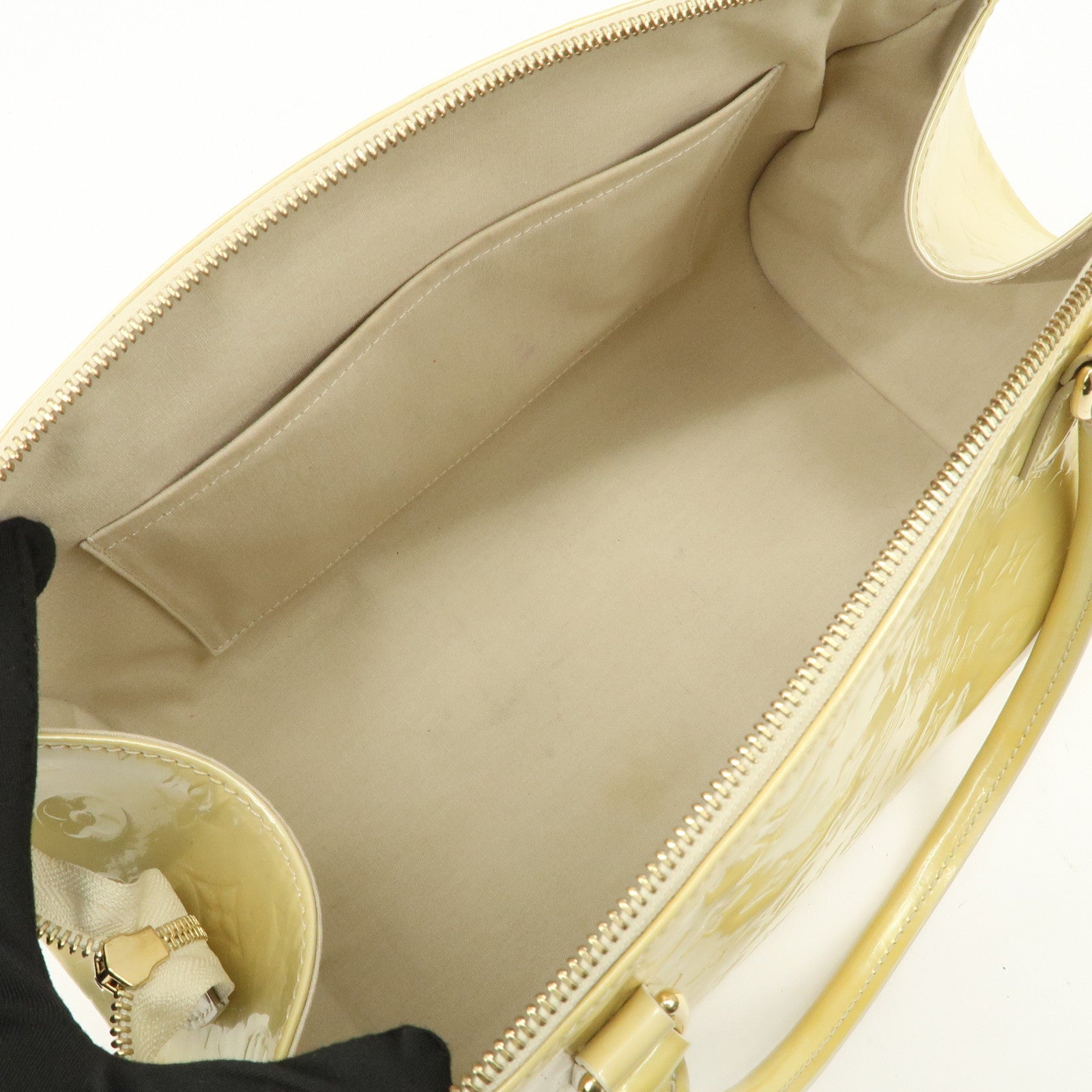 Louis Vuitton Monogram Vernis Leather Sherwood GM Blanc M91487 Used