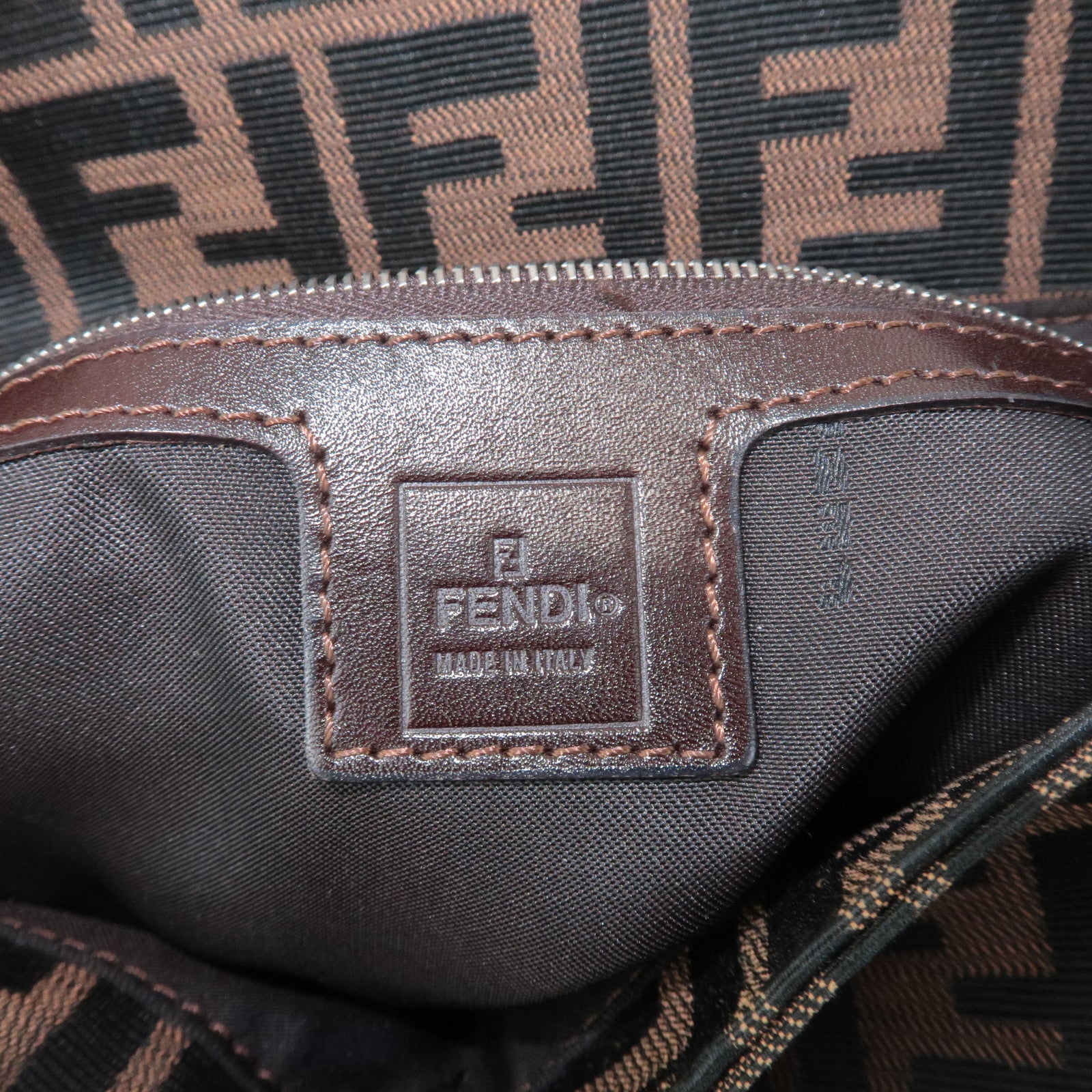 FENDI Mamma Baguette Canvas Leather Shoulder Bag Silver HDW 26325 Used