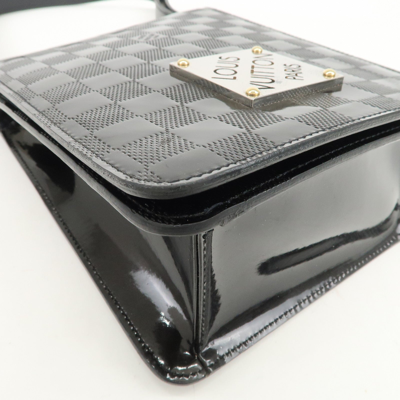 Louis Vuitton Damier Vernis Club Shoulder Bag Noir M92127
