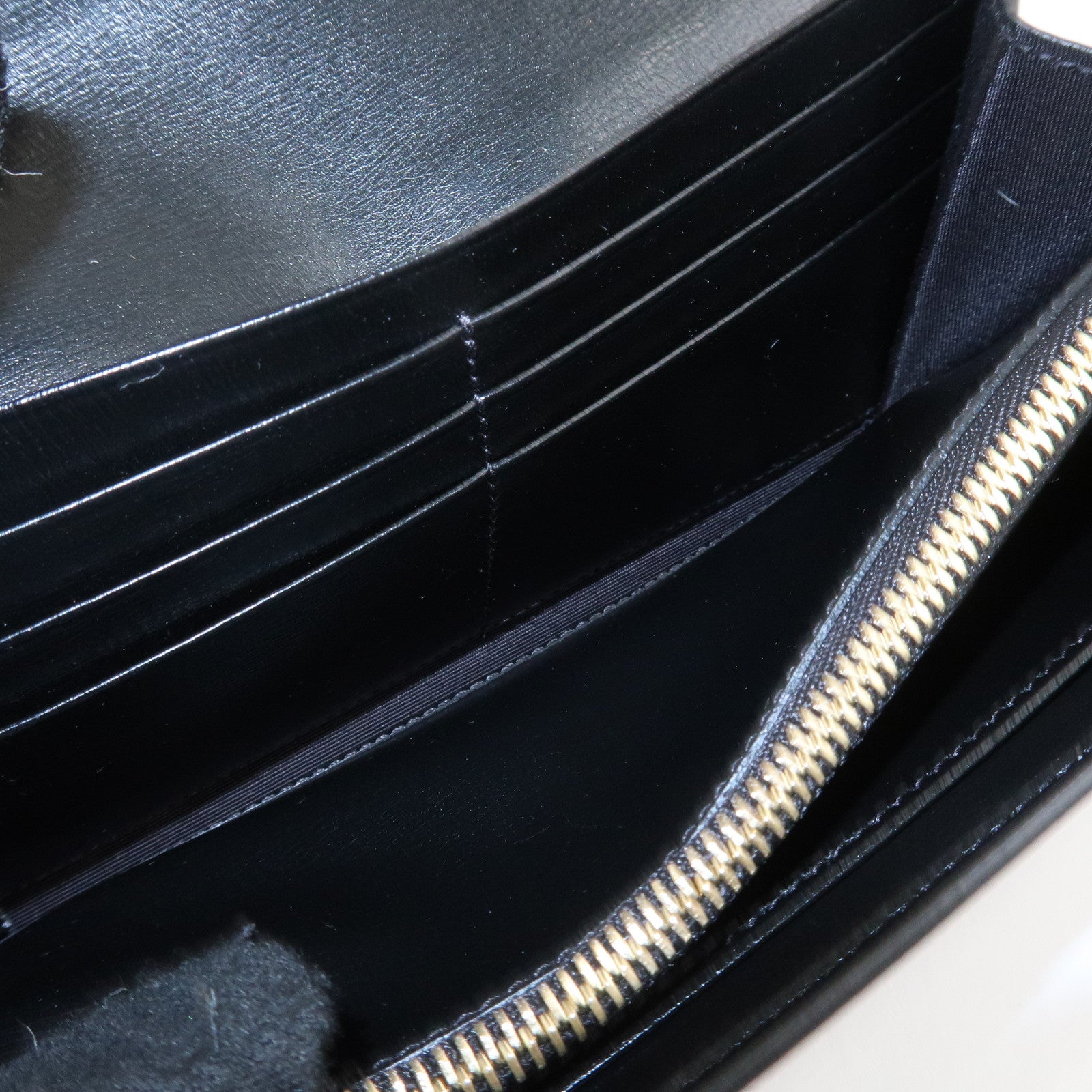 Ferragamo Vara Ribbon Leather Bifold Wallet Black Gold HDW Used