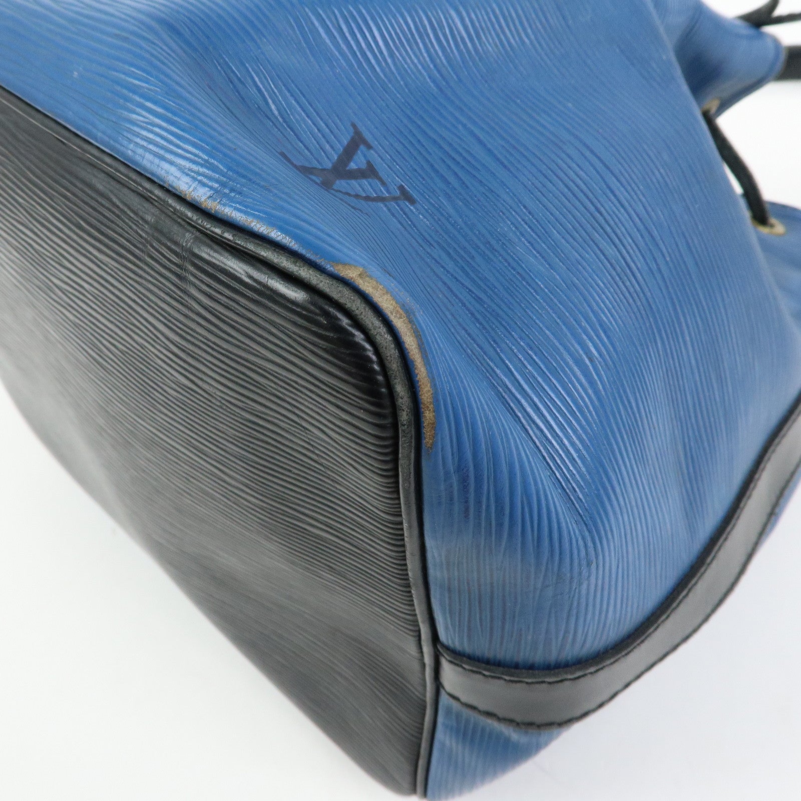 Louis Vuitton Epi Petit Noe Bi-color Shoulder Bag Noir Blue M44152