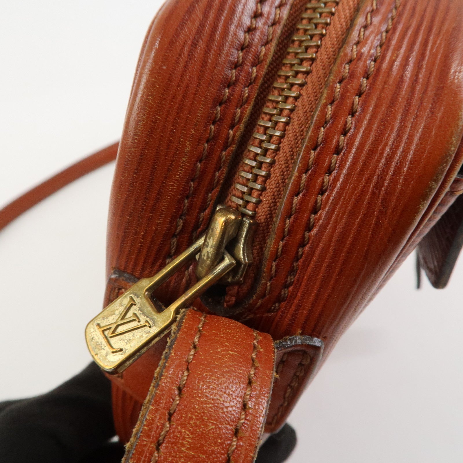 Louis Vuitton Epi Jeune Fille Shoulder Bag Kenya Brown M52153