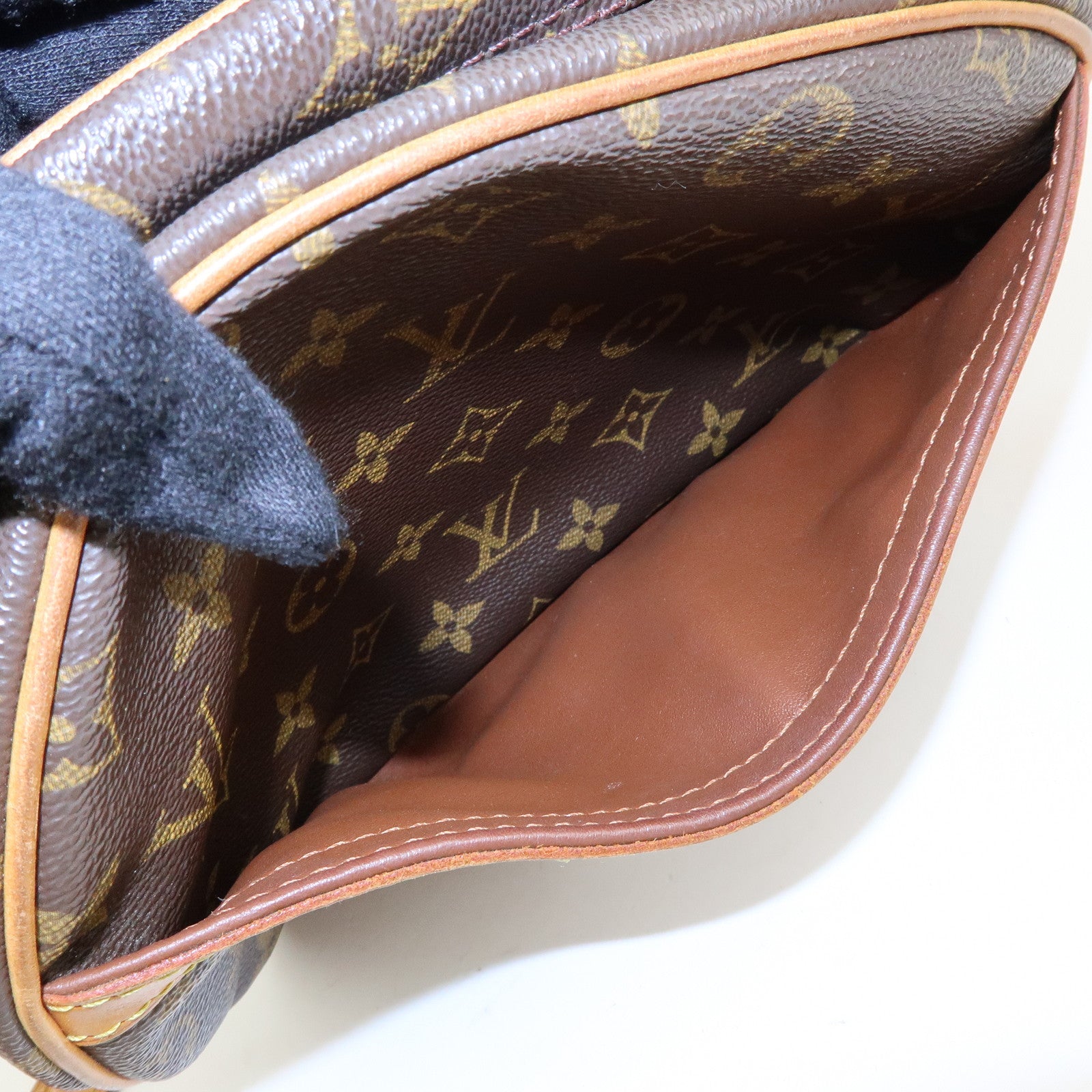Louis Vuitton Monogram Blois Crossbody Shoulder Bag Brown M51221