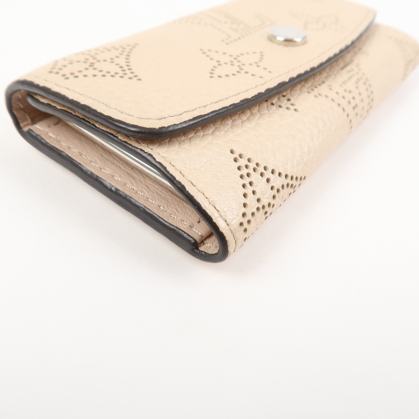 Louis Vuitton Monogram Mahina Multiclés 4 Key Case Magnolia M64056