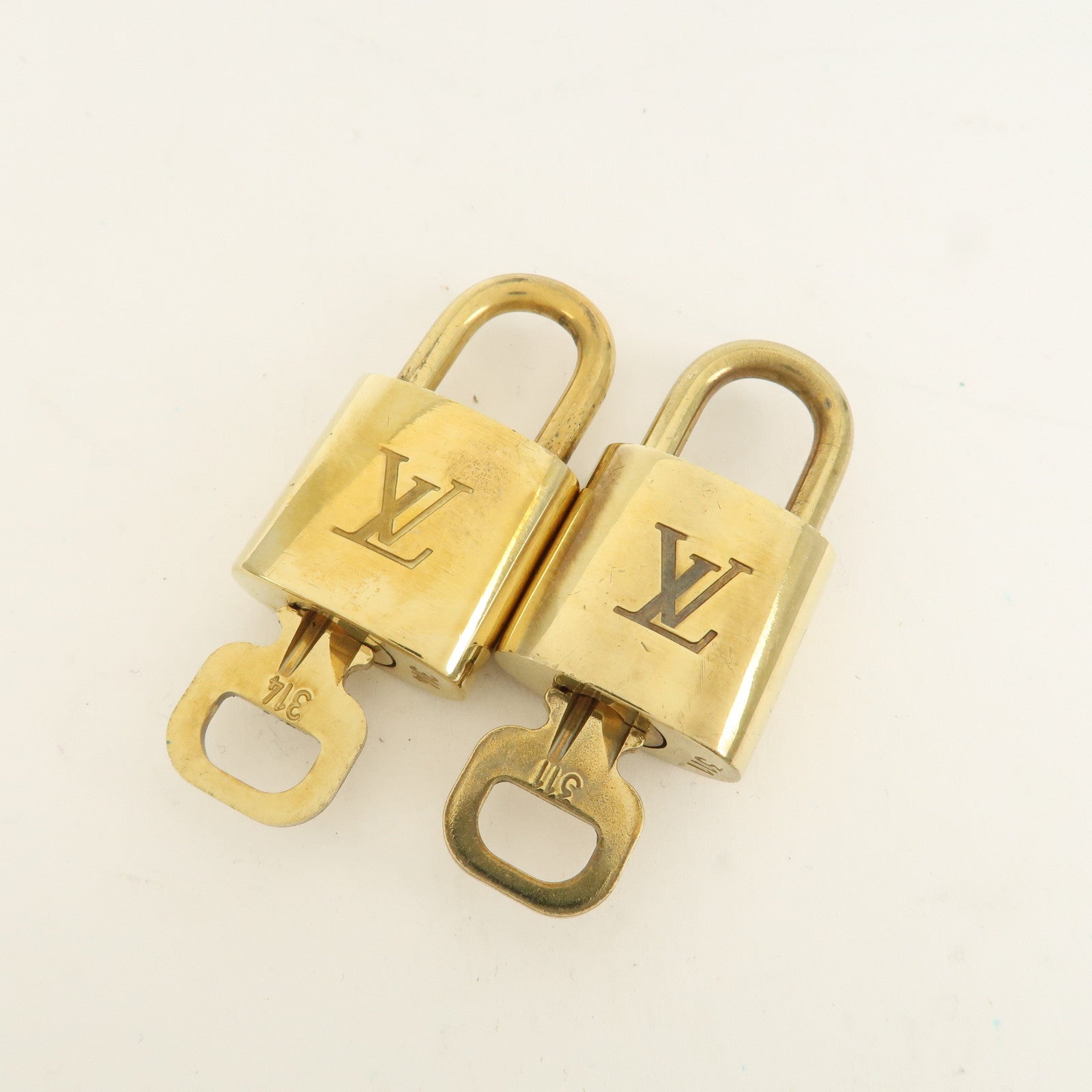Louis Vuitton Set of 10 Lock & Key Cadena Key Lock Metal Gold Used