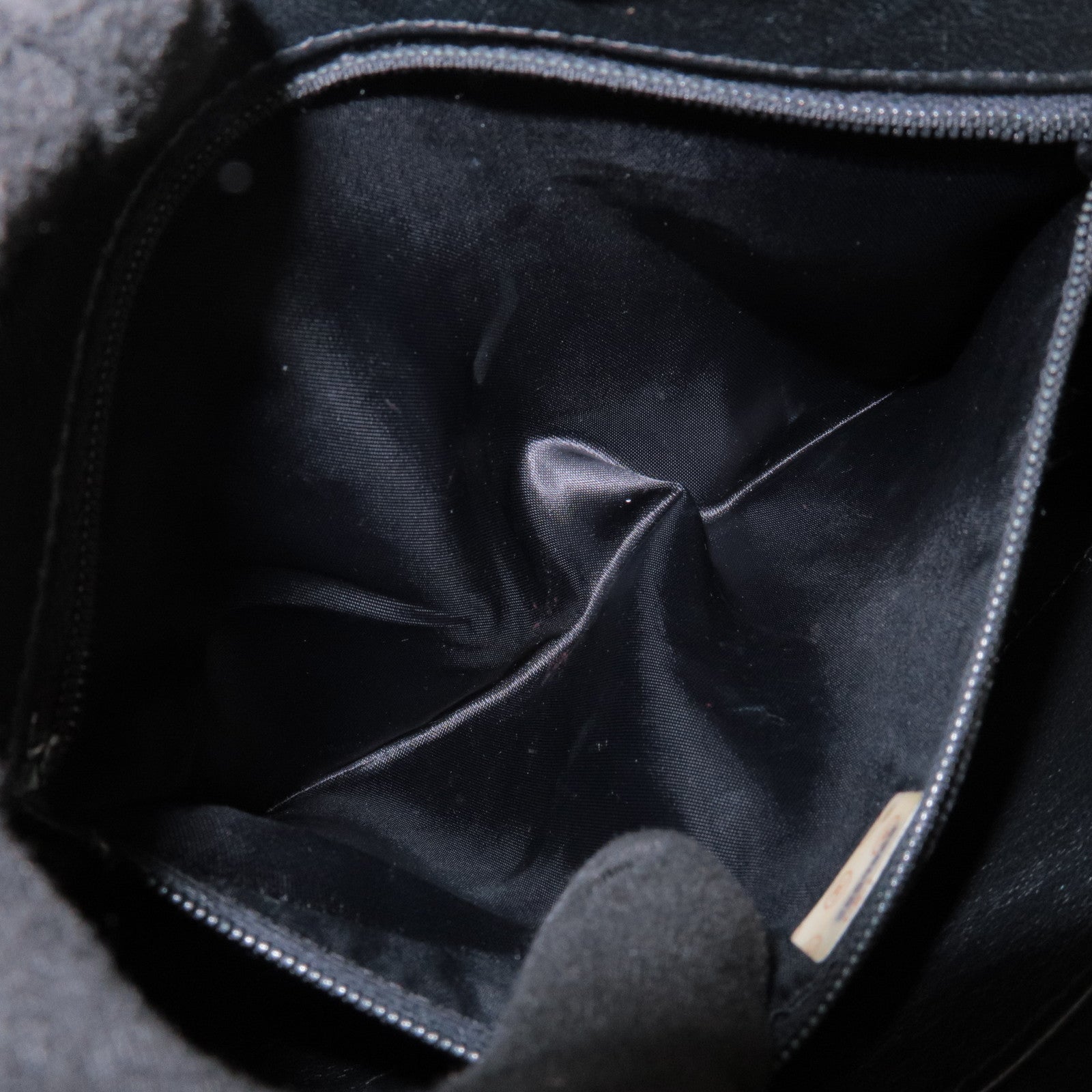 CHANEL Chevron V Stitch Caviarskin Chain Shoulder Bag Black