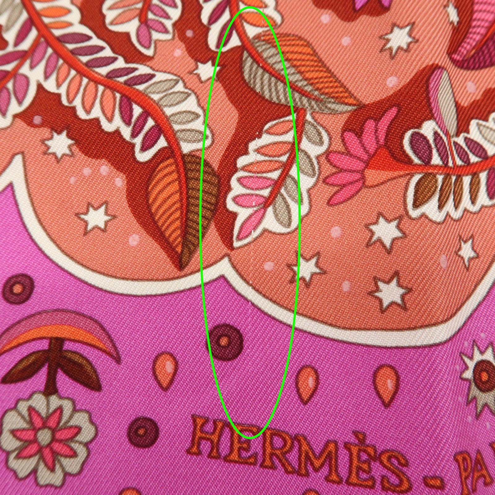 HERMES Carre 90 Silk 100% Aux Portes du Palais Scarf Red