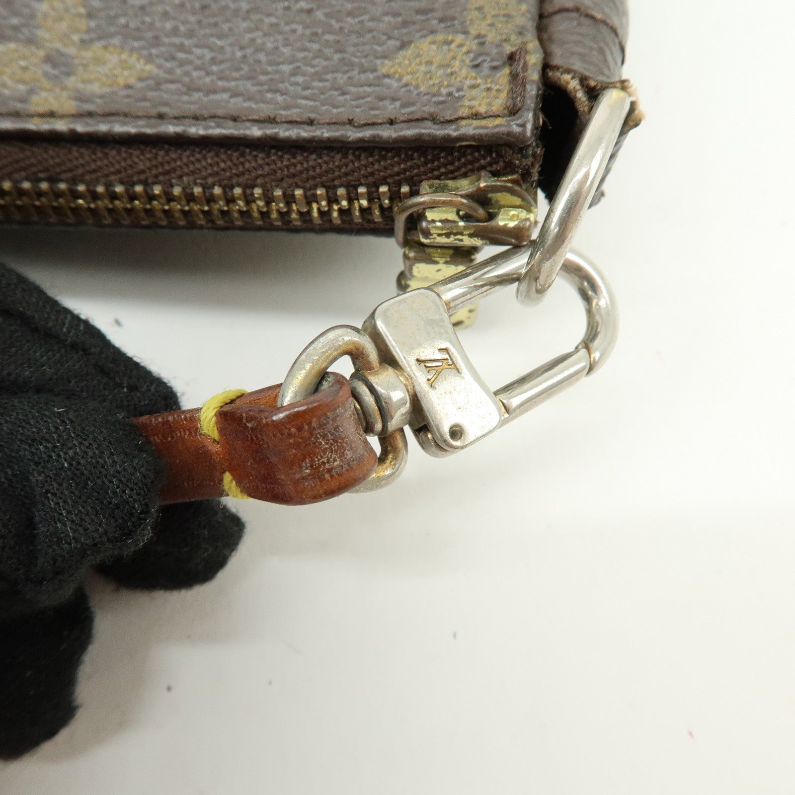 Louis Vuitton Monogram Pochette Accessoires Pouch Hand Bag M51980