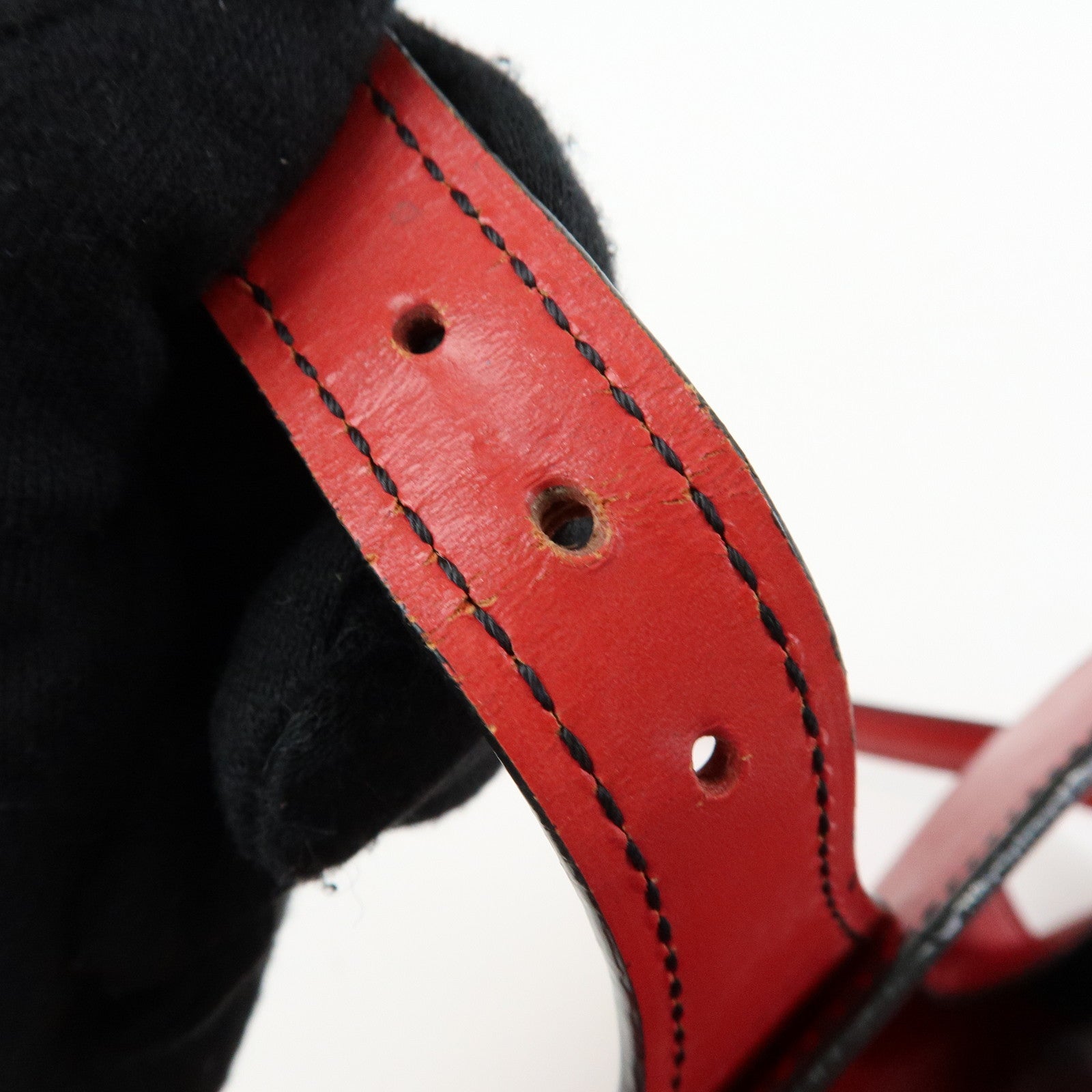Louis Vuitton Cartouchiere Epi Leather Shoulder Bag Red M52247