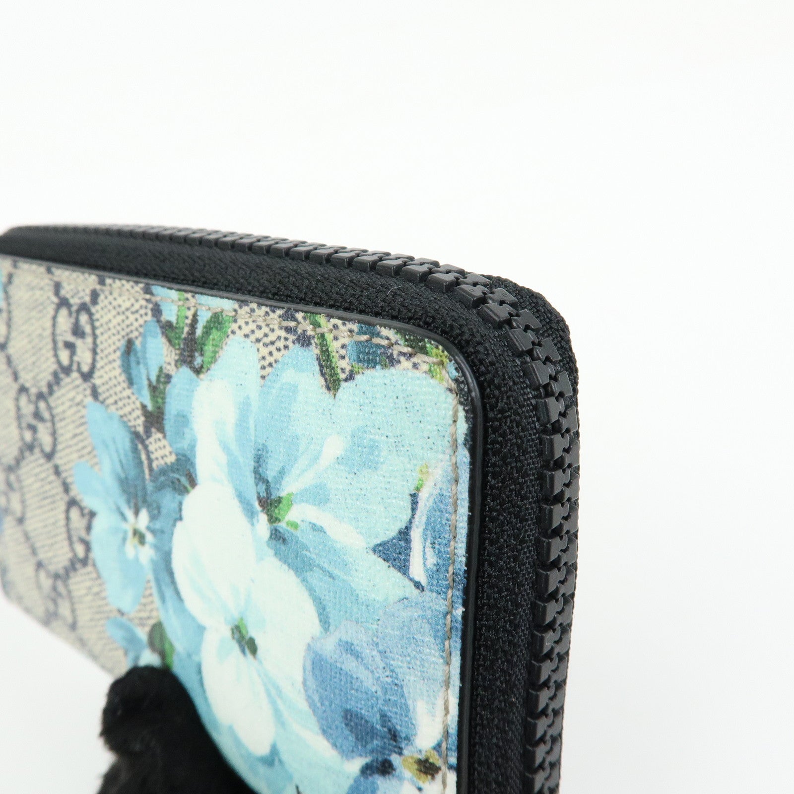 GUCCI GG Blooms GG Supreme Leather Card Case Beige Navy 410220