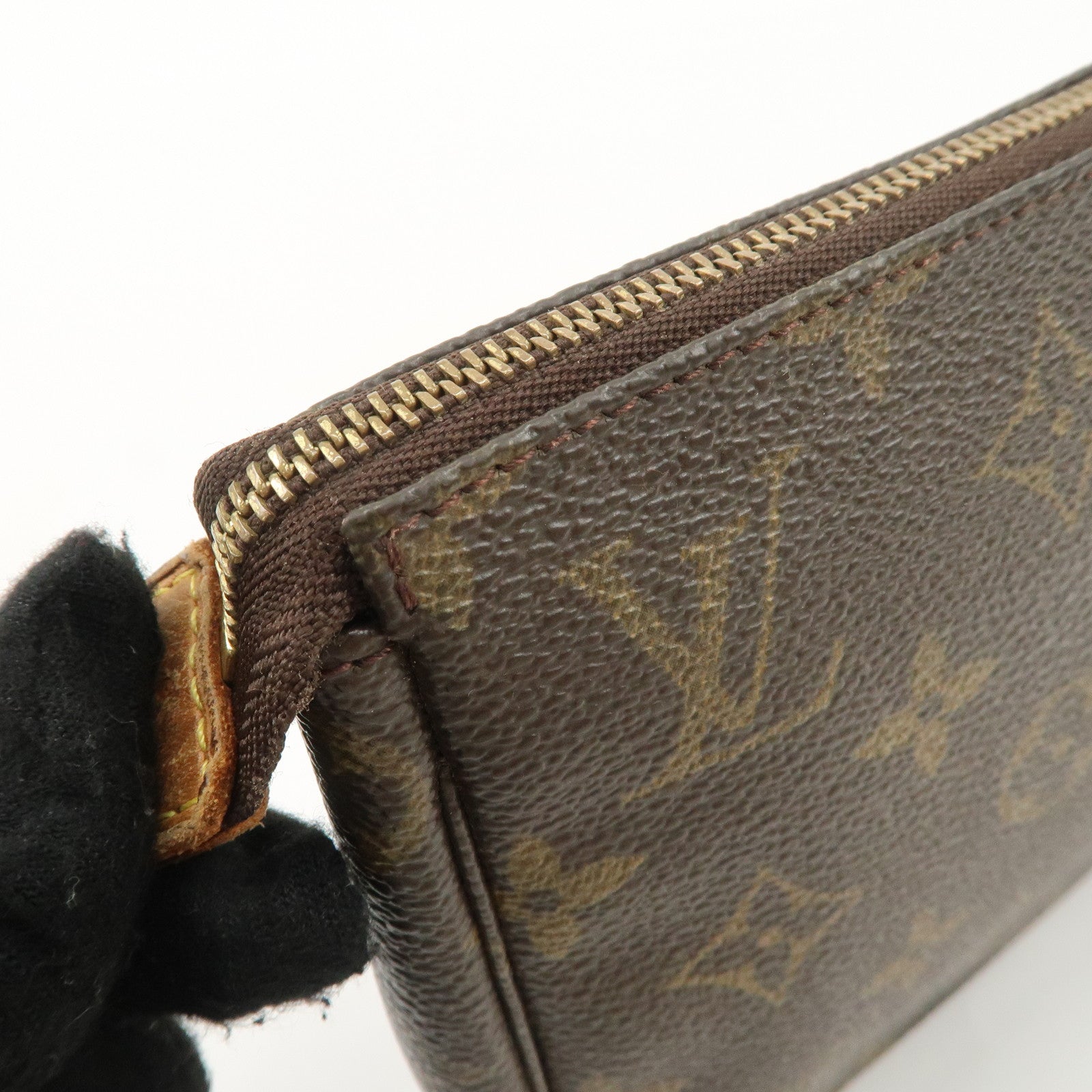 Louis Vuitton Monogram Pochette Accessoires Hand Bag Brown M51980 Used