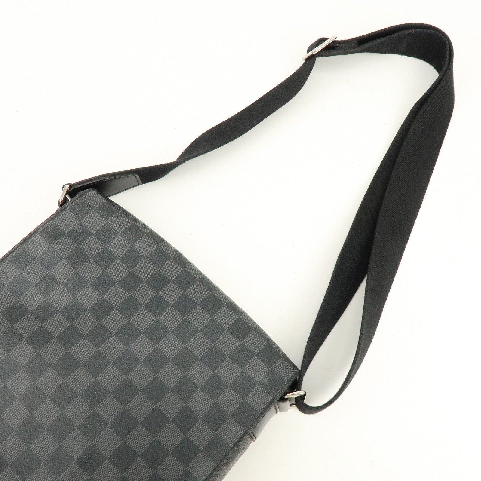 Louis Vuitton Damier Graphite District PM NM Crossbody Bag N41028