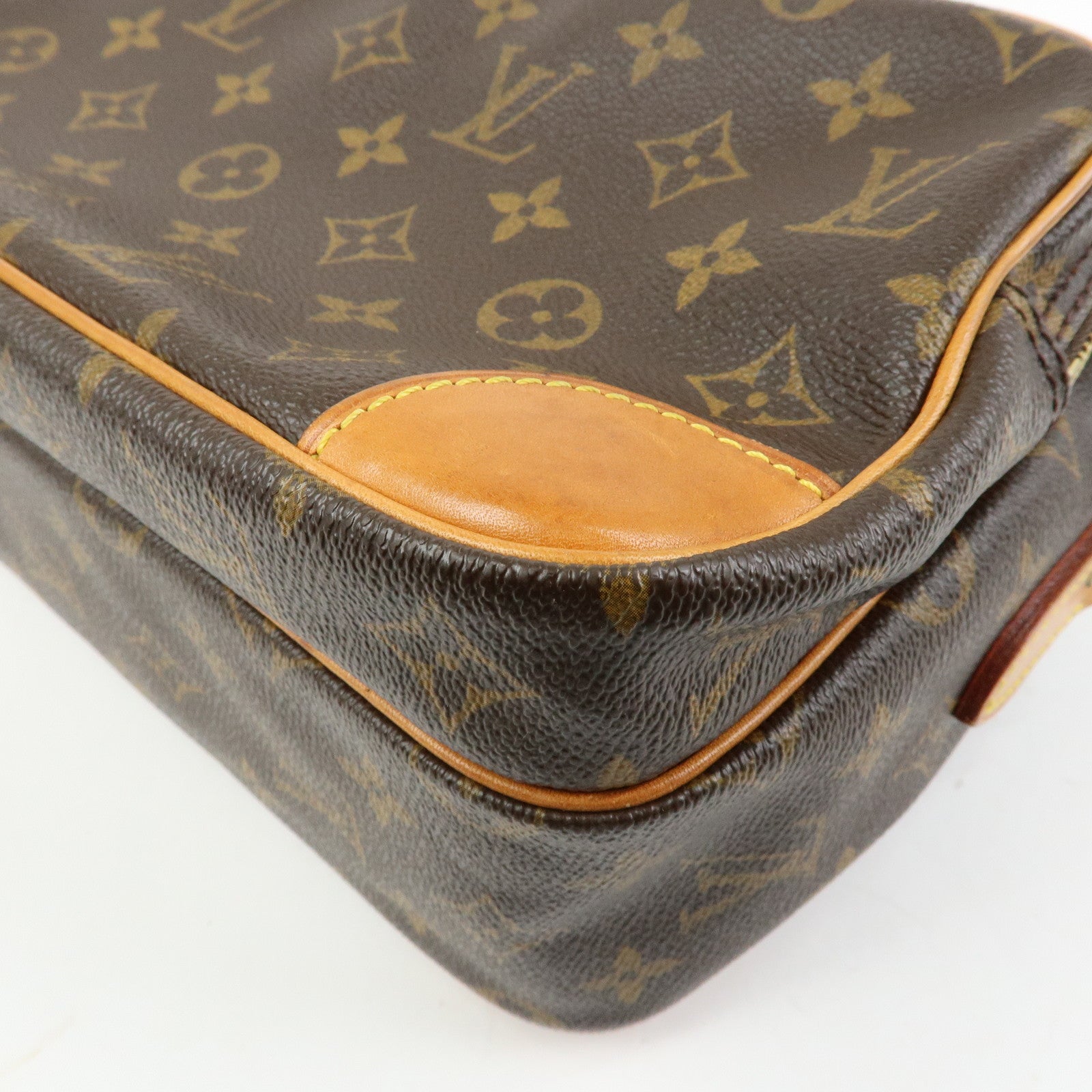 Louis Vuitton Monogram Nile Shoulder Bag Crossbody Bag M45244