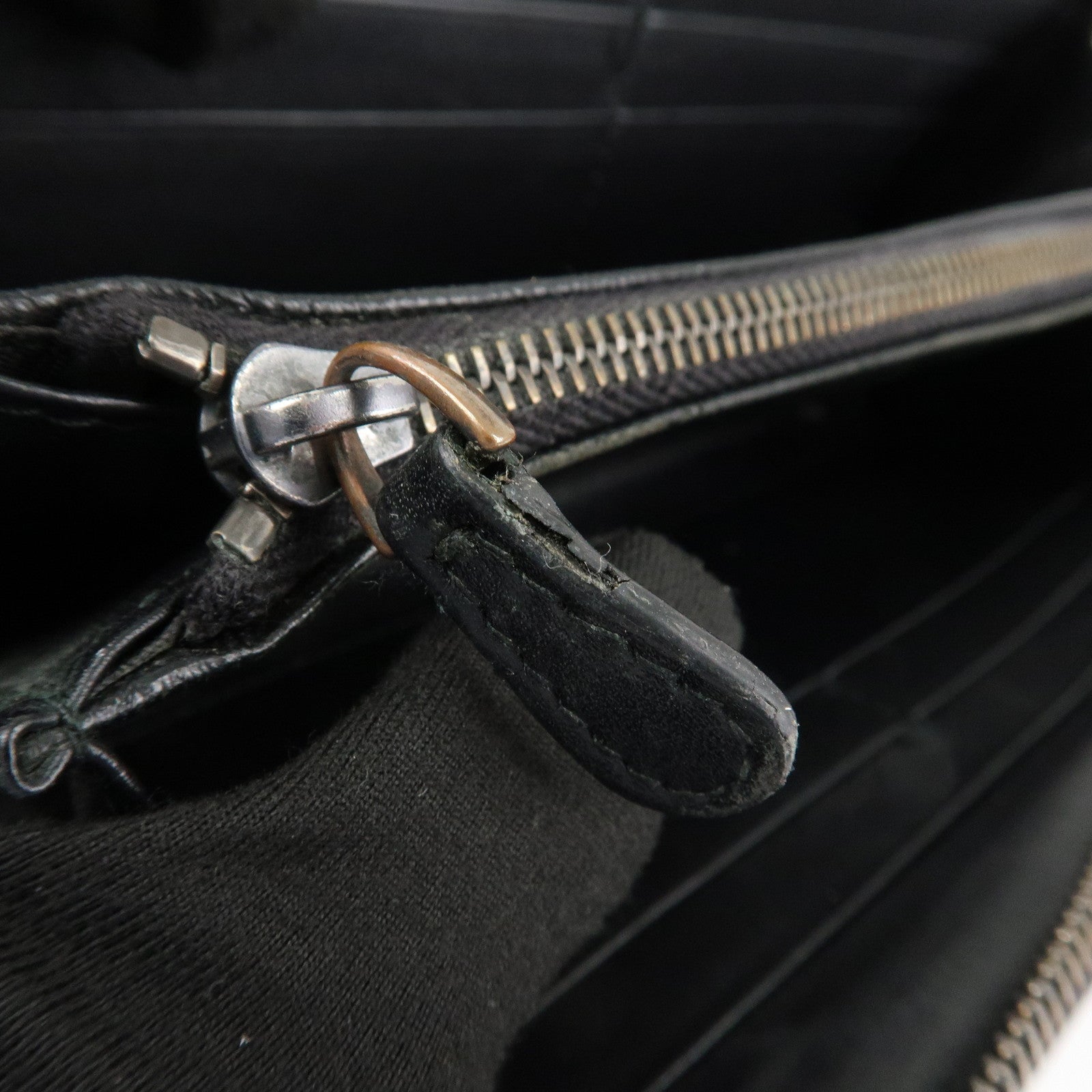 BOTTEGA VENETA Intrecciato Leather Round Zippy Wallet Black 114076 Used