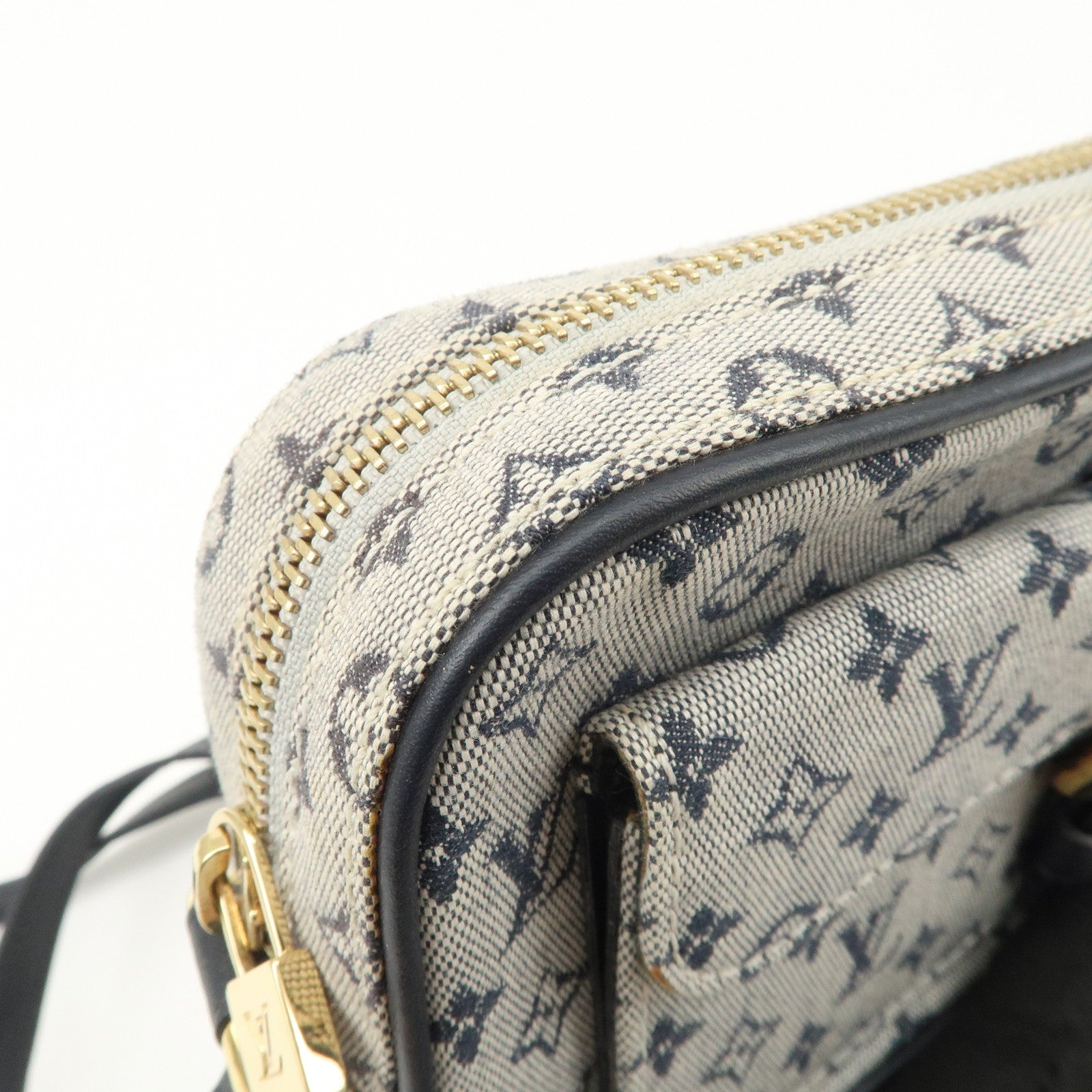 Louis Vuitton Monogram Mini Juliet MM Crossbody Bag M92217