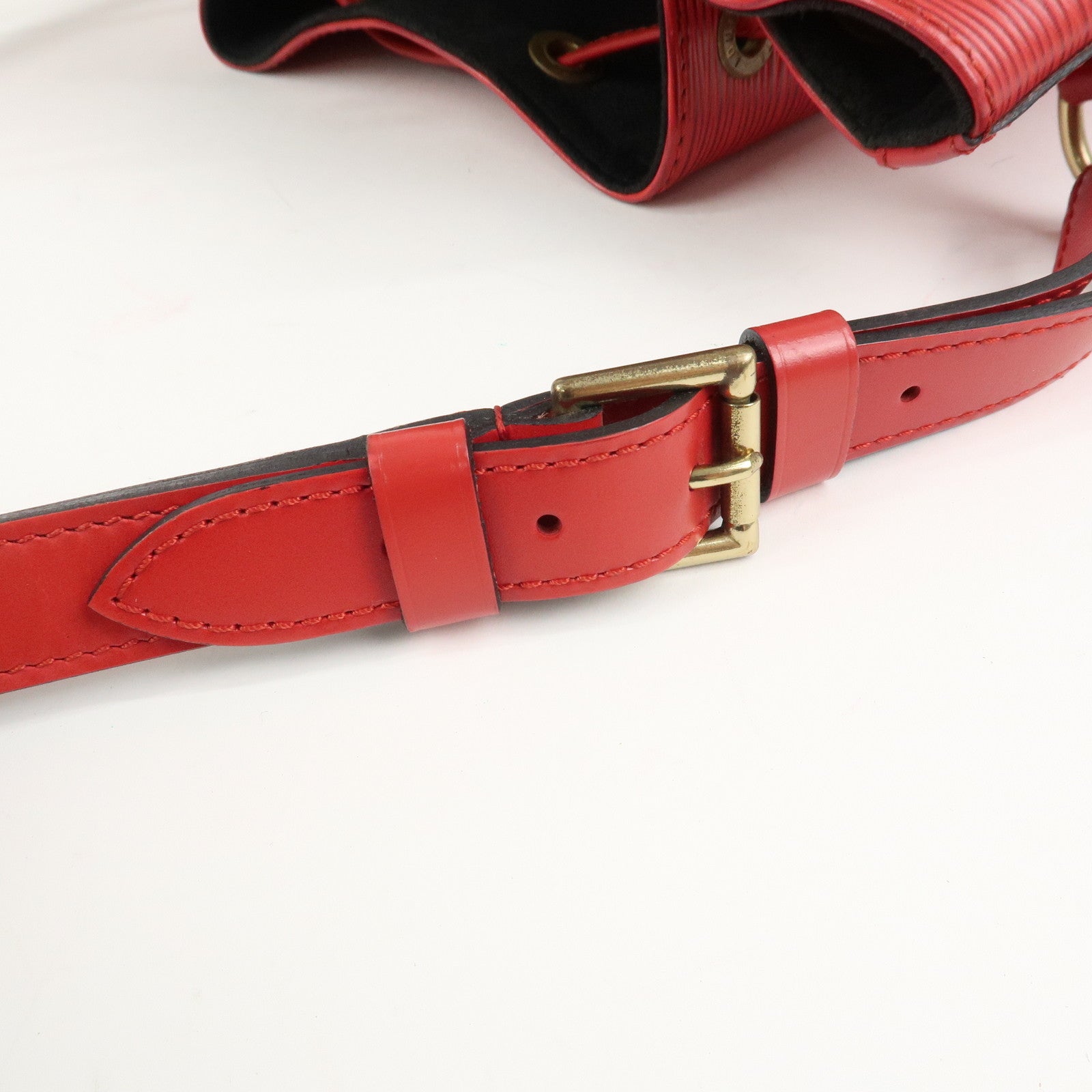 Louis Vuitton Epi Petit Noe Shoulder Bag Castilian Red M44107