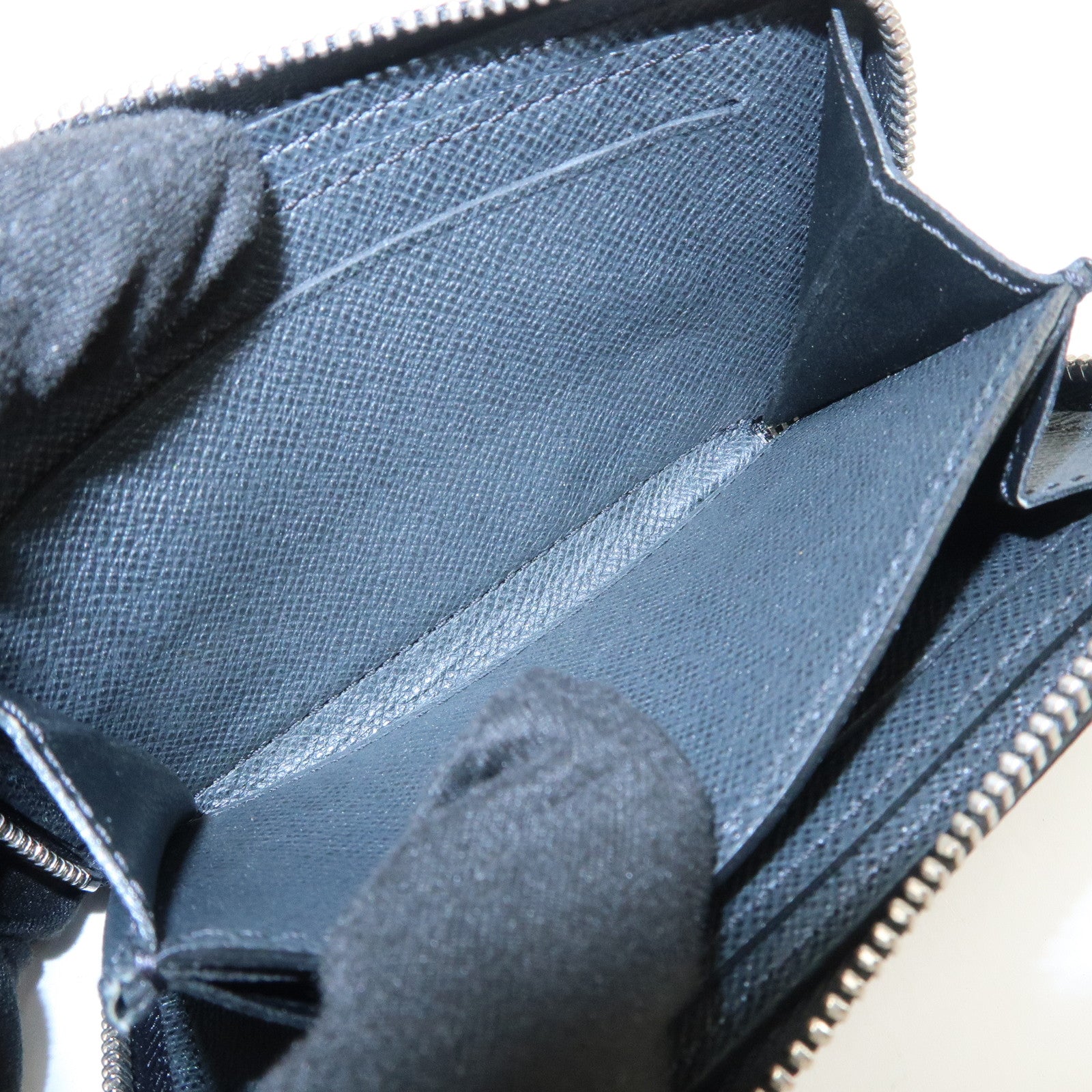 Louis Vuitton Taiga Zippy Coin Purse Coin Case Noir M30511