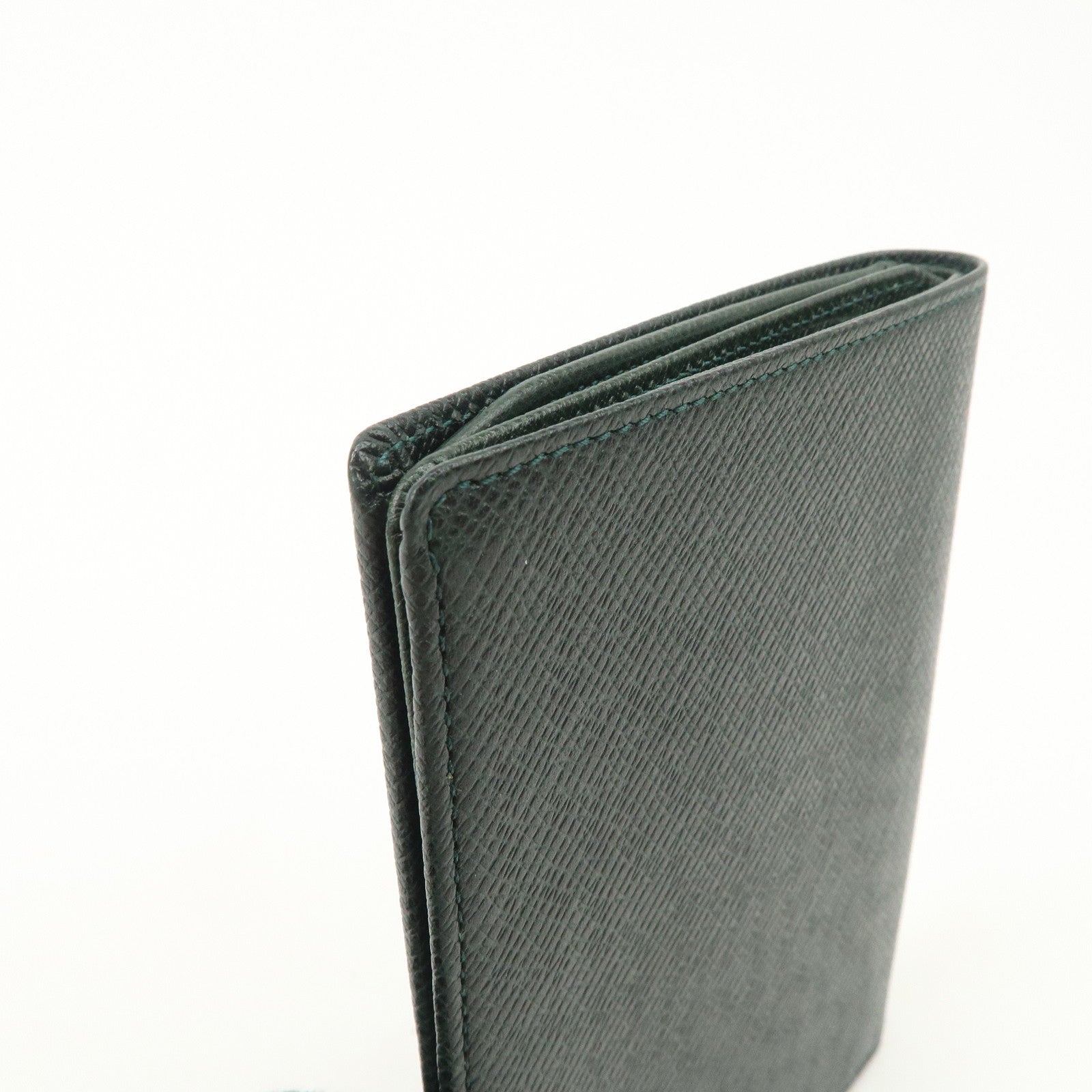 Louis Vuitton Taiga Leather Pass Case Card Case Epicea Used