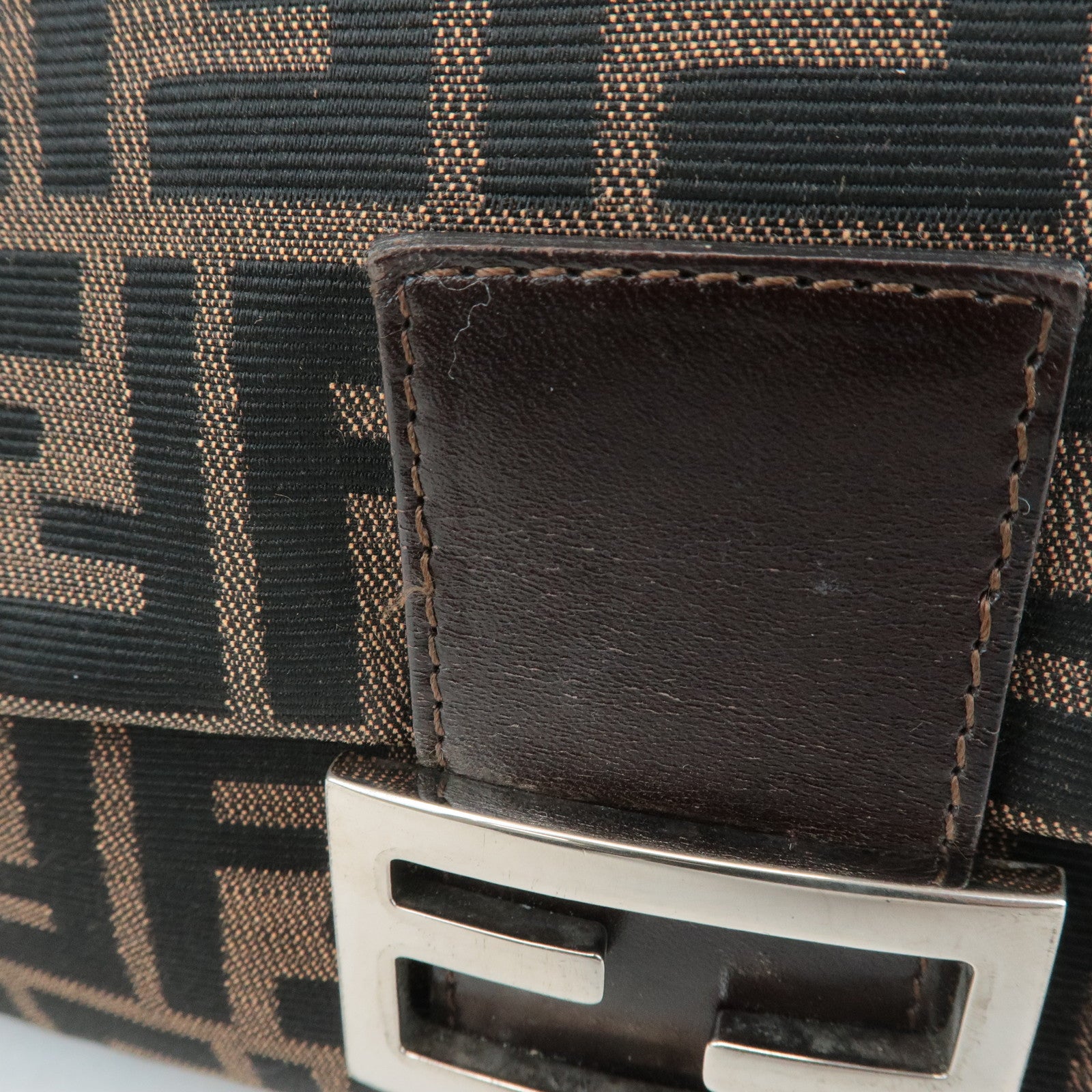 FENDI Mamma Baguette Canvas Leather Shoulder Bag Silver HDW 26325 Used