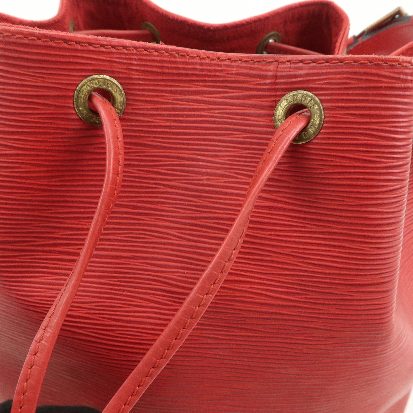 Louis Vuitton Epi Petit Noe Shoulder Bag Castilian Red M44107