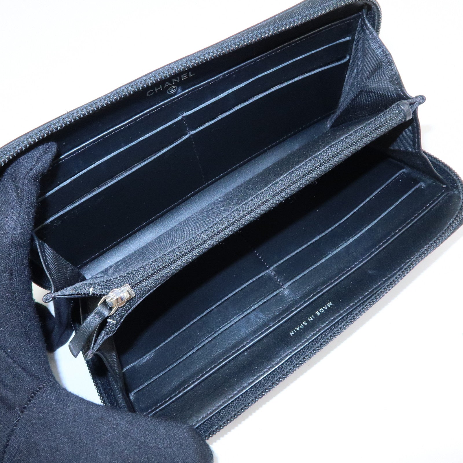 CHANEL COCO Mark Caviarskin Round Zippy Wallet Black Silver