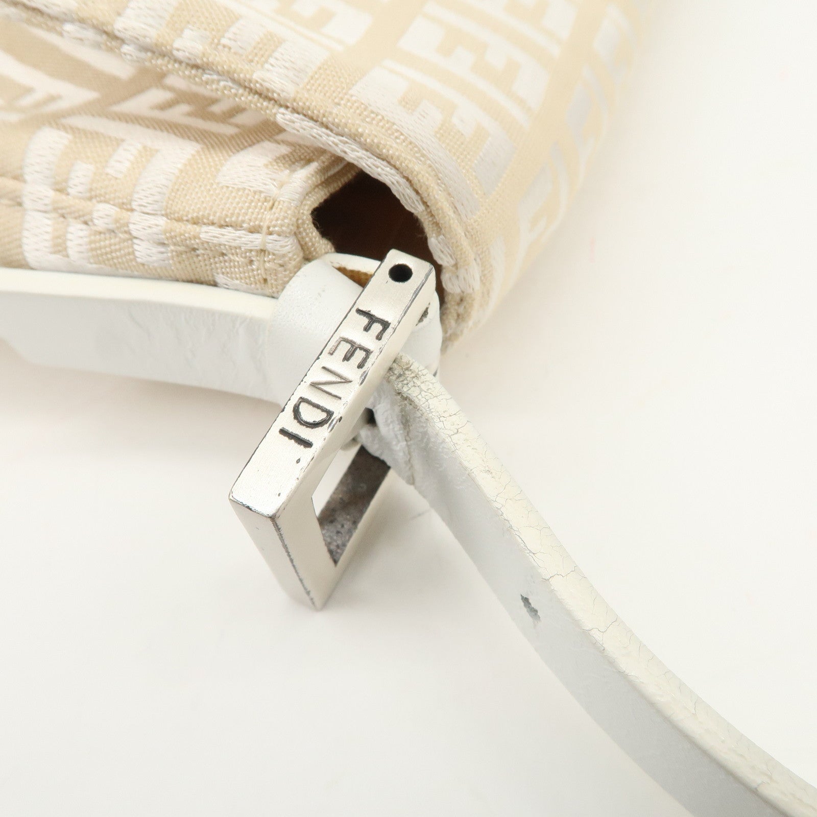 FENDI Mamma Baguette Zucchino Leather Shoulder Bag White 8BR000