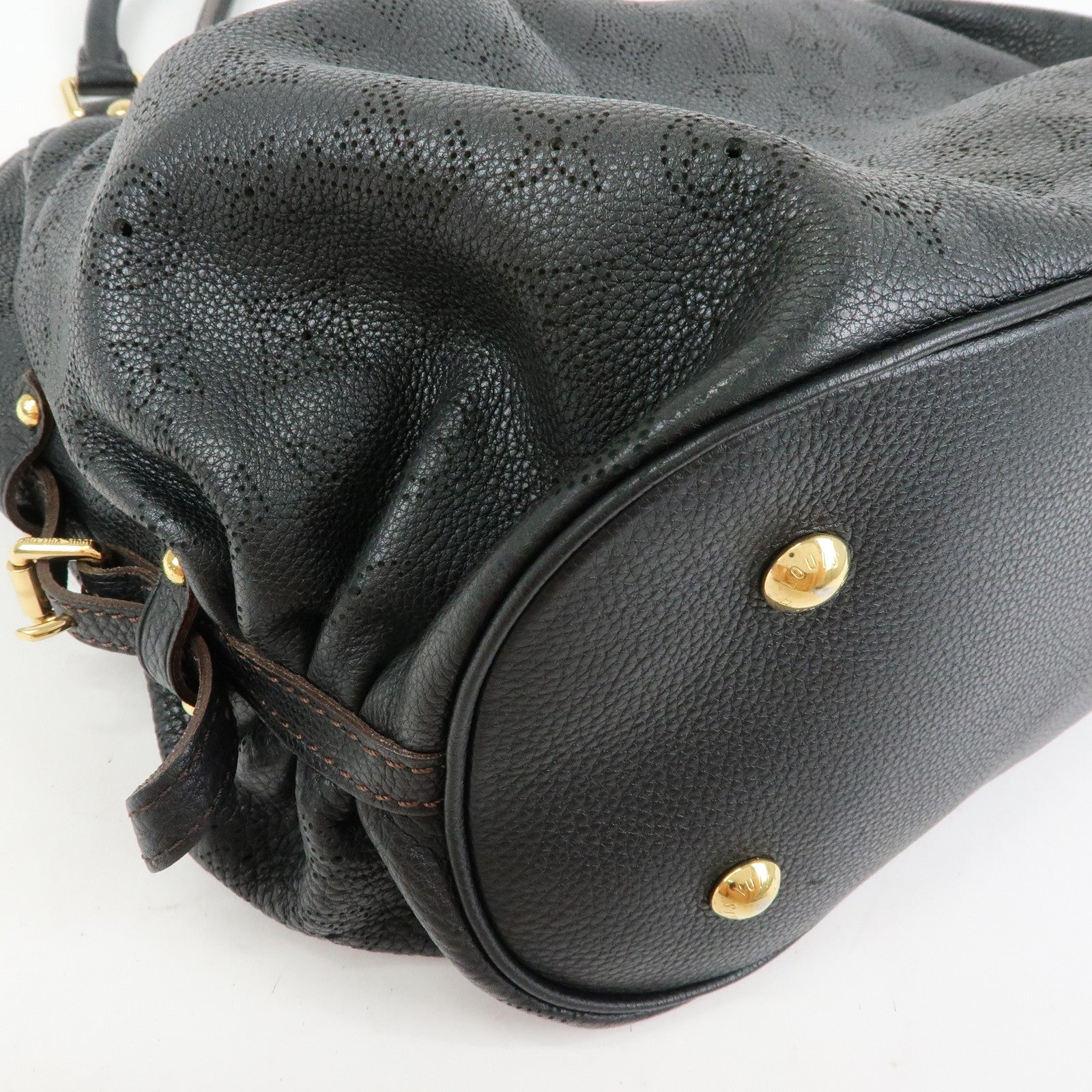 Louis Vuitton Monogram Leather Mahina L Shoulder Bag Noir M95765