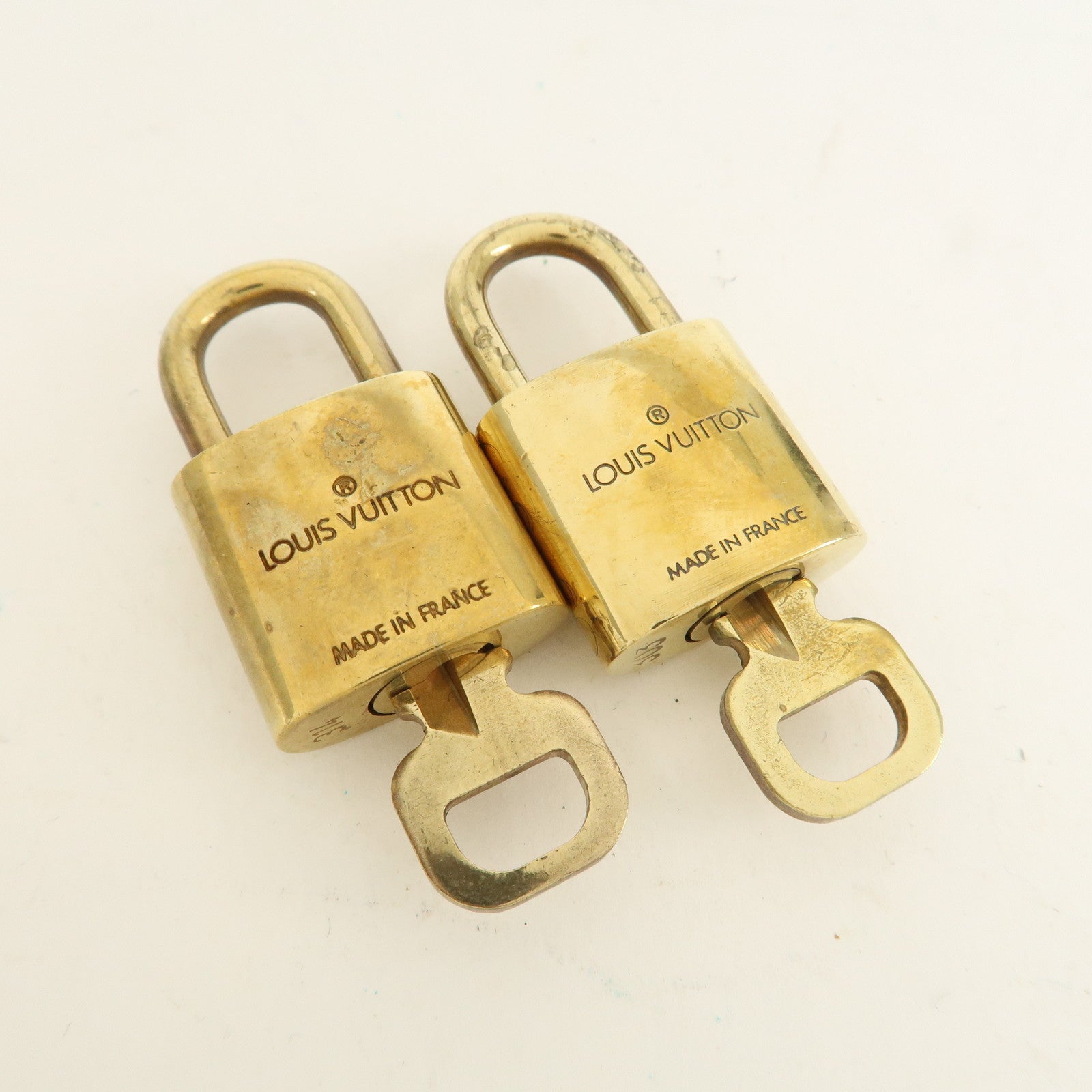 Louis Vuitton Set of 10 Lock & Key Cadena Key Lock Metal Gold Used
