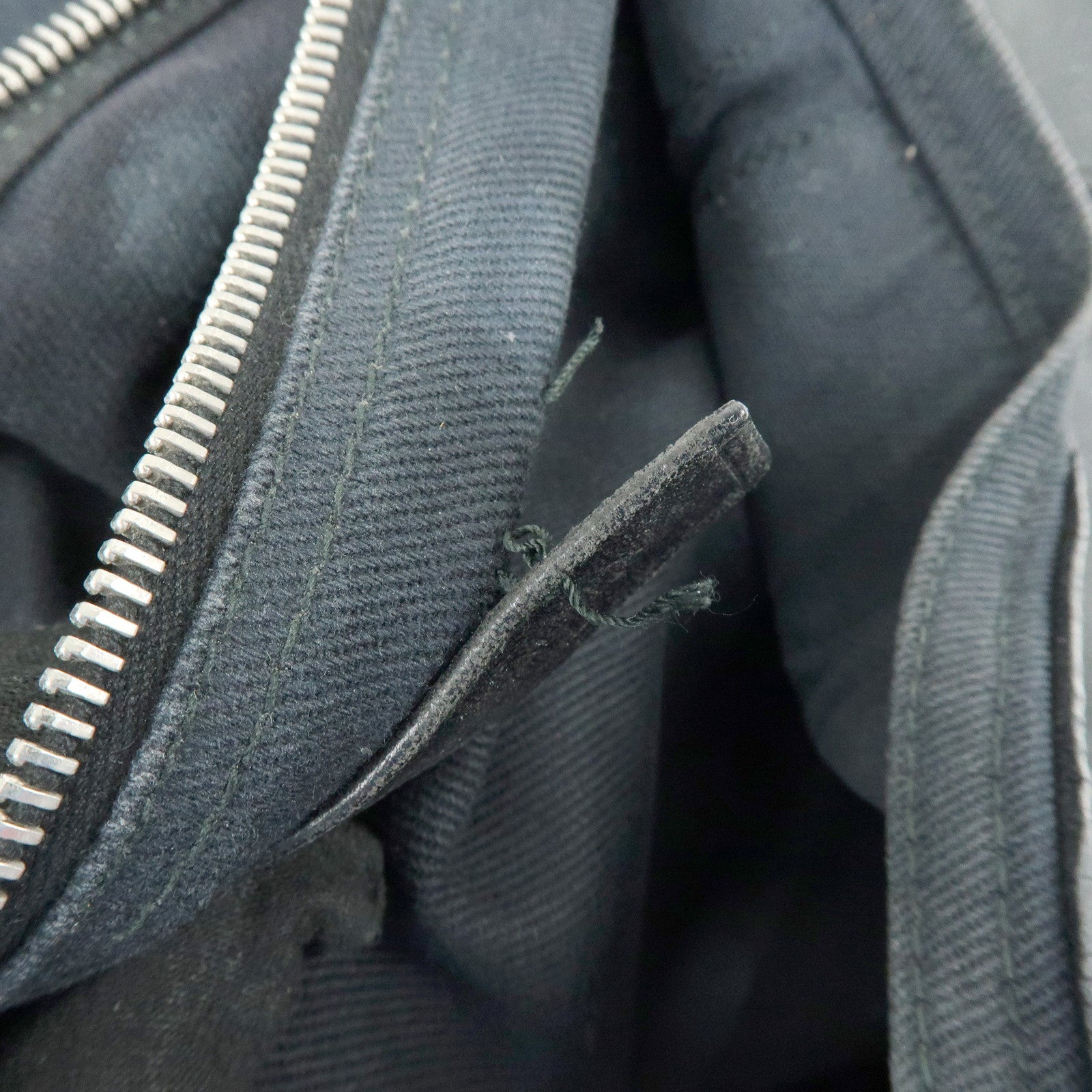 SAINT LAURENT PARIS Muse Two Calf Leather Hand Bag Black 229080