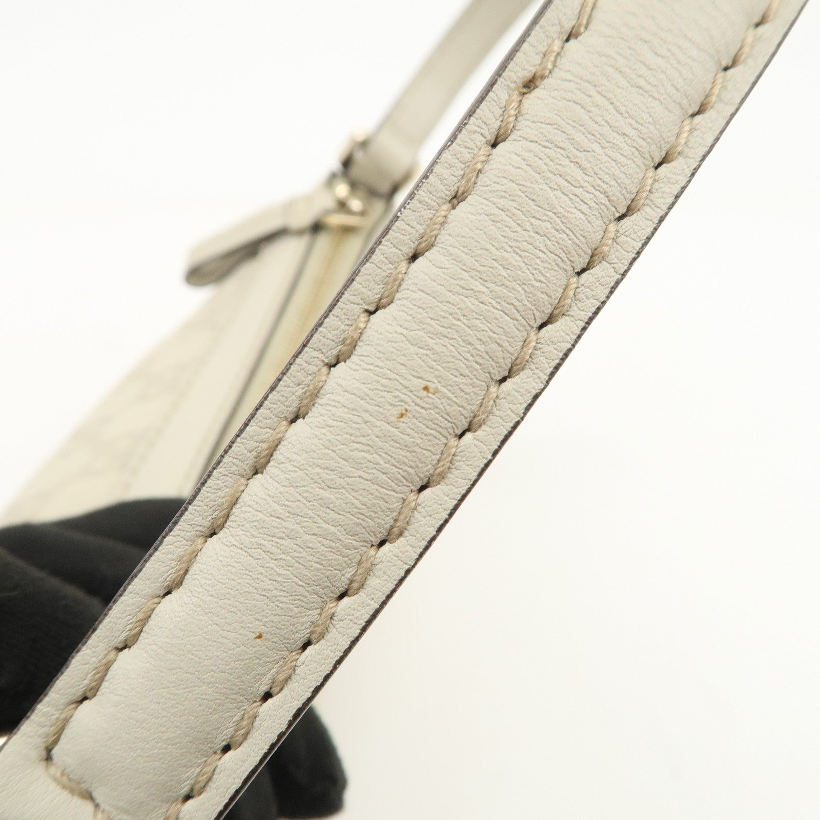GUCCI Guccissima Mayfair Interlocking G Leather Shoulder Bag Ivory