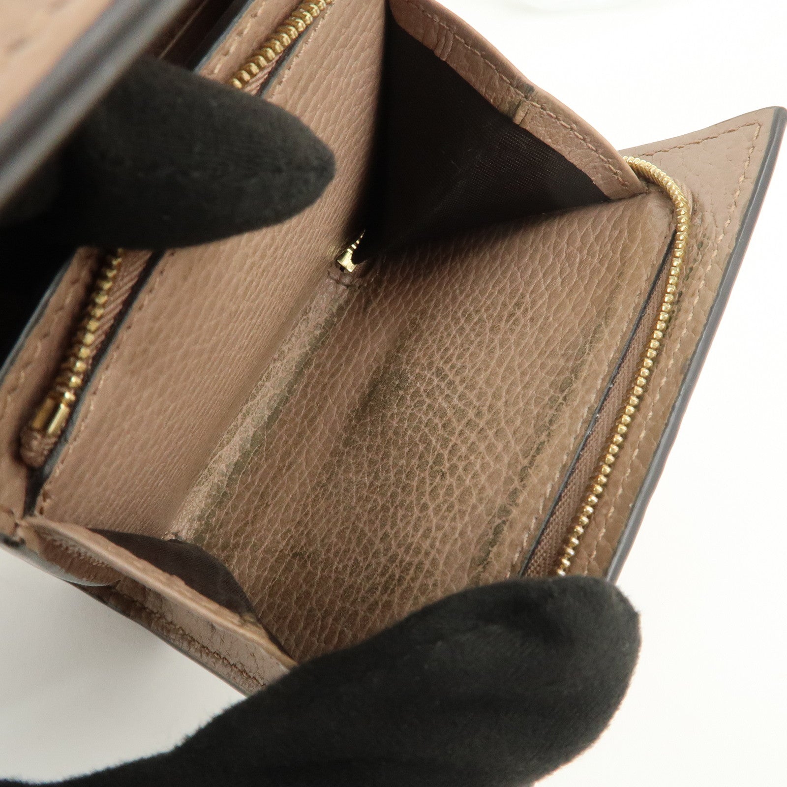 GUCCI GG Marmont GG Supreme Leather Medium Compact Wallet 598587
