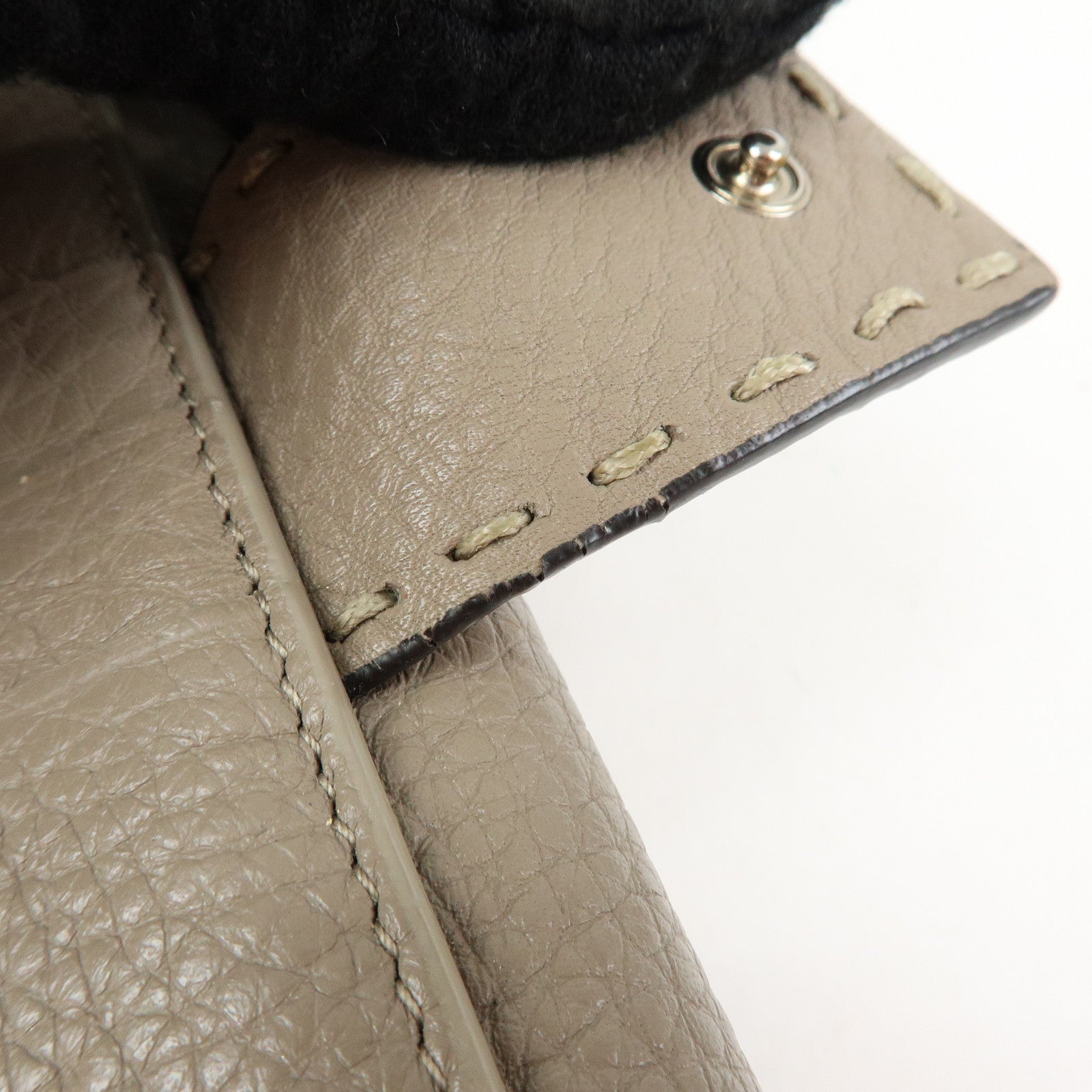 FENDI Seleria Peekaboo Leather Continental Wallet Grey 8M0308