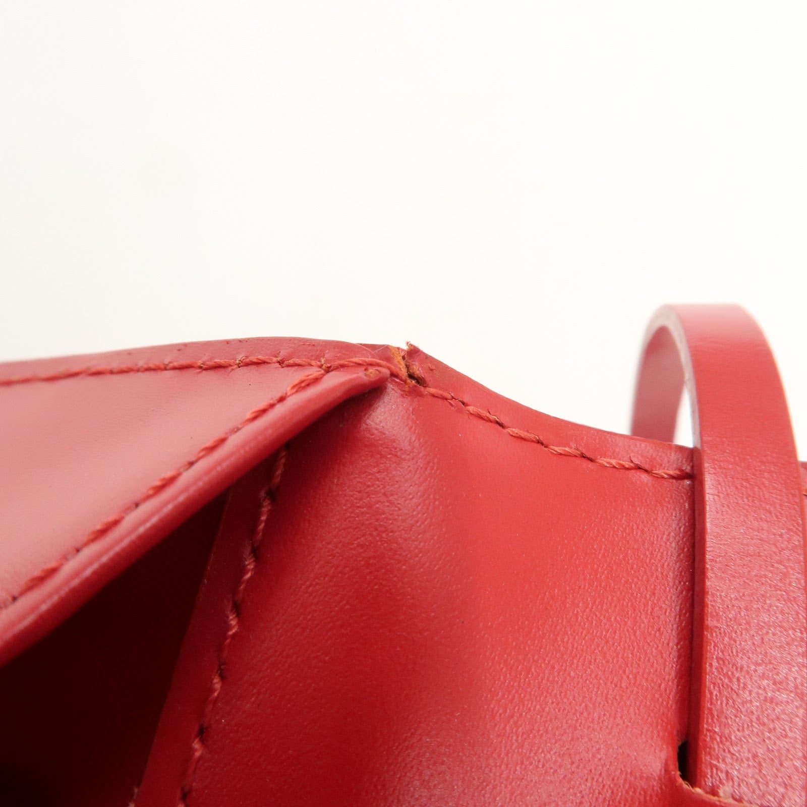 Louis Vuitton Epi leather Honfleur Cuir Hand Bag Red M5273E